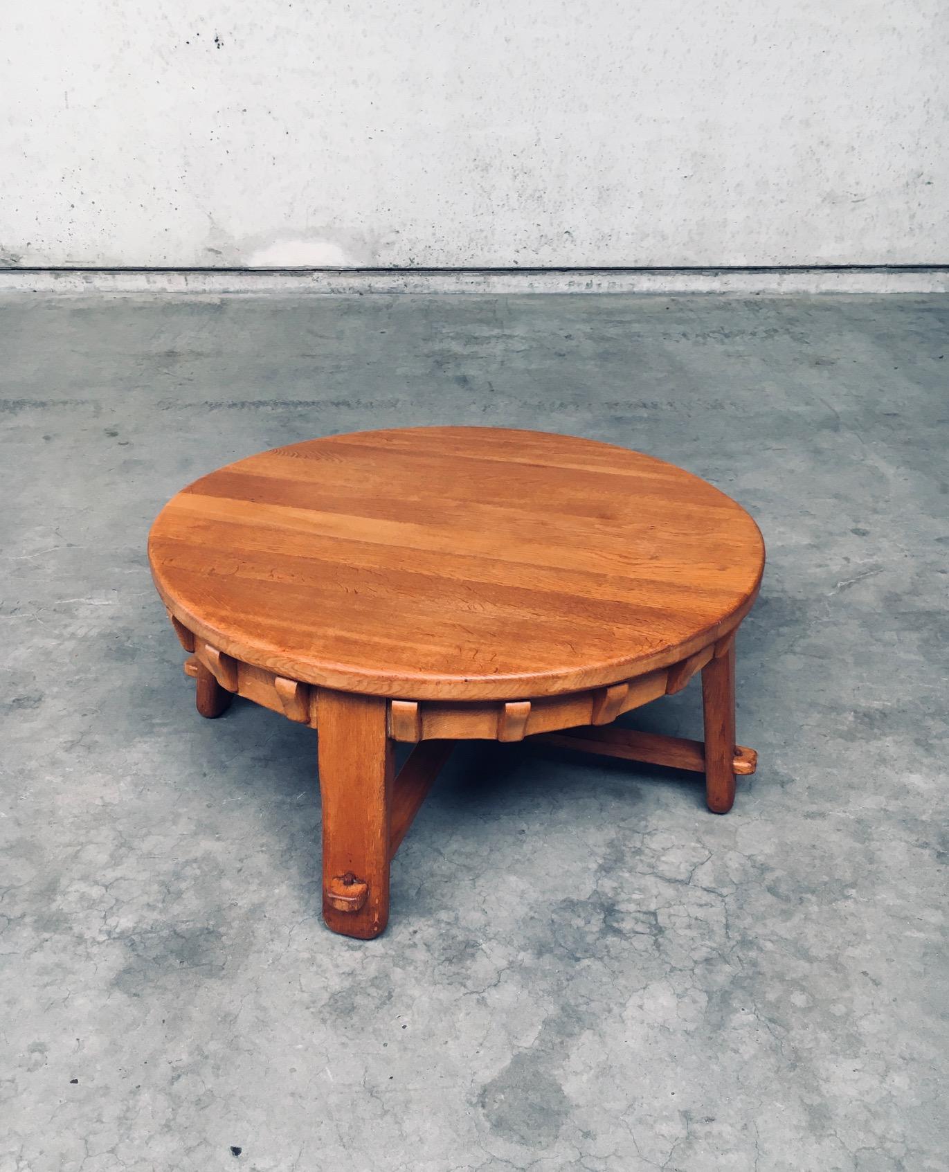 Olandese Tavolino in quercia artigianale dal design brutalista, Paesi Bassi, anni '50 in vendita