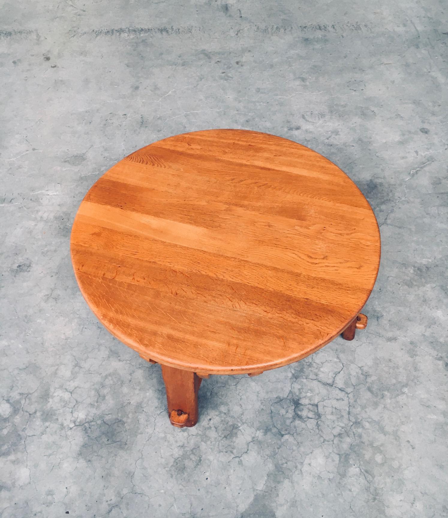 Metà XX secolo Tavolino in quercia artigianale dal design brutalista, Paesi Bassi, anni '50 in vendita