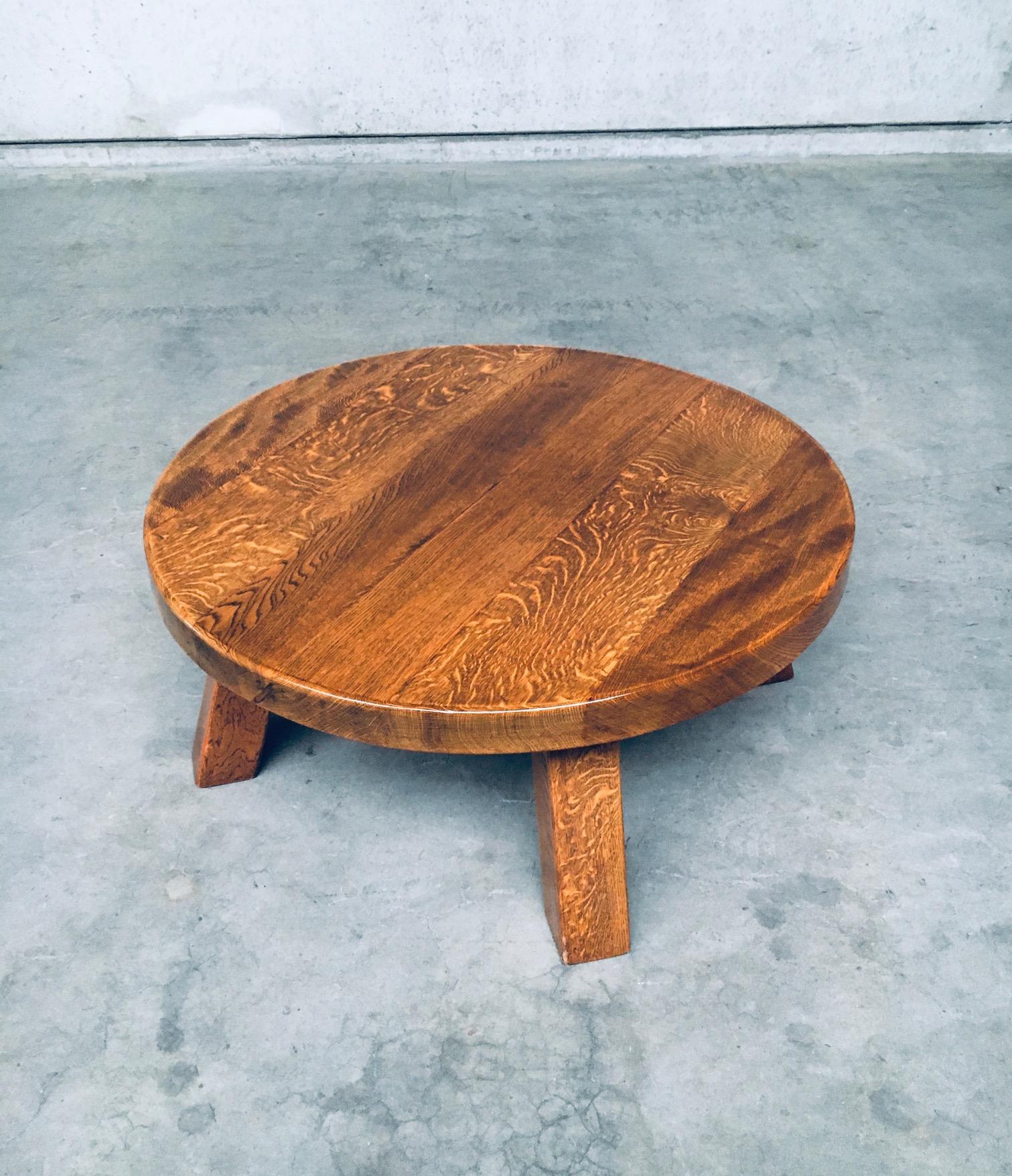 Brutalist Design Massive Oak Round Coffee Table, 1960's Belgium In Good Condition In Oud-Turnhout, VAN