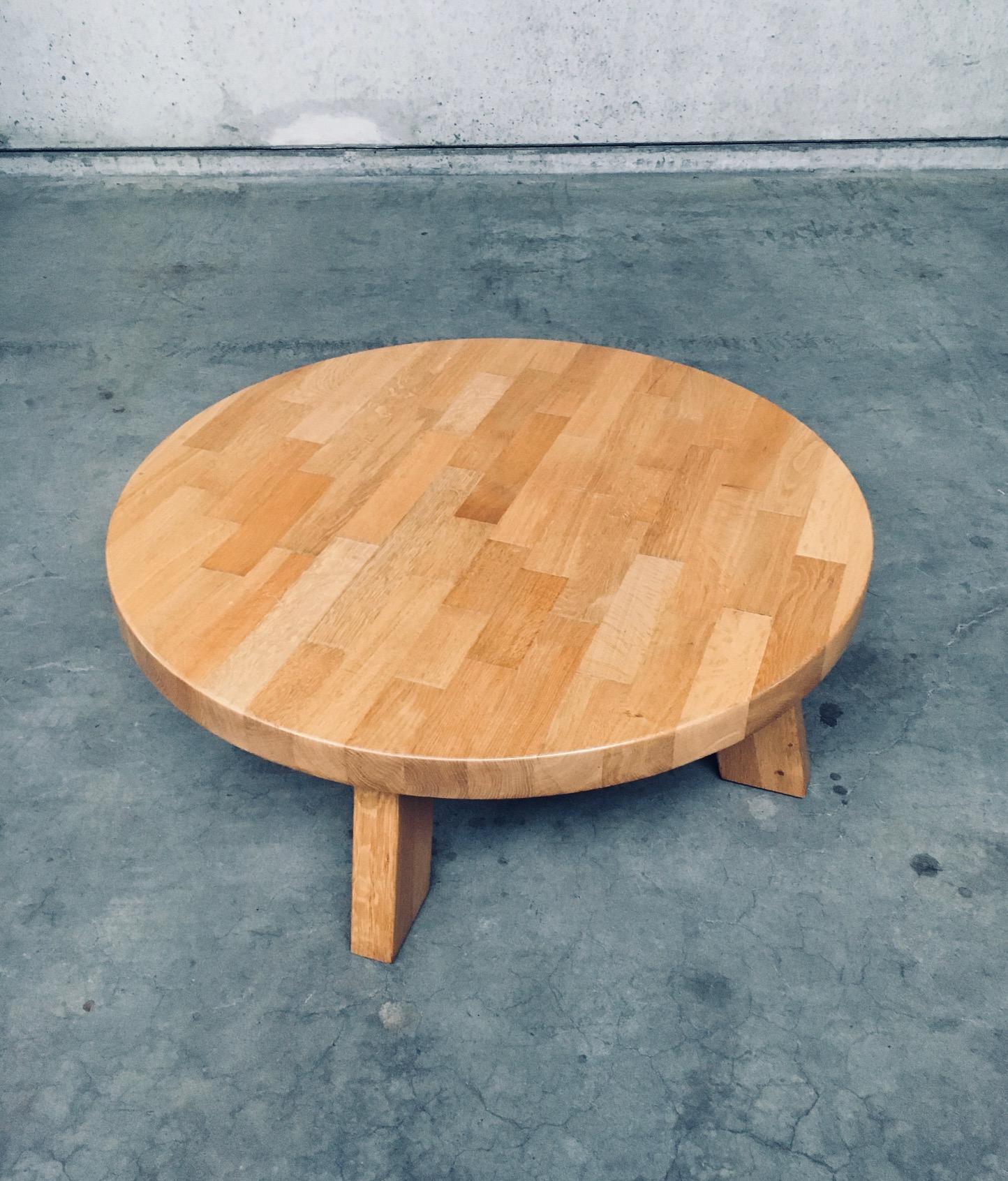 Dutch Brutalist Design Oak Round Coffee Table by Meubelfabriek Oisterwijk For Sale