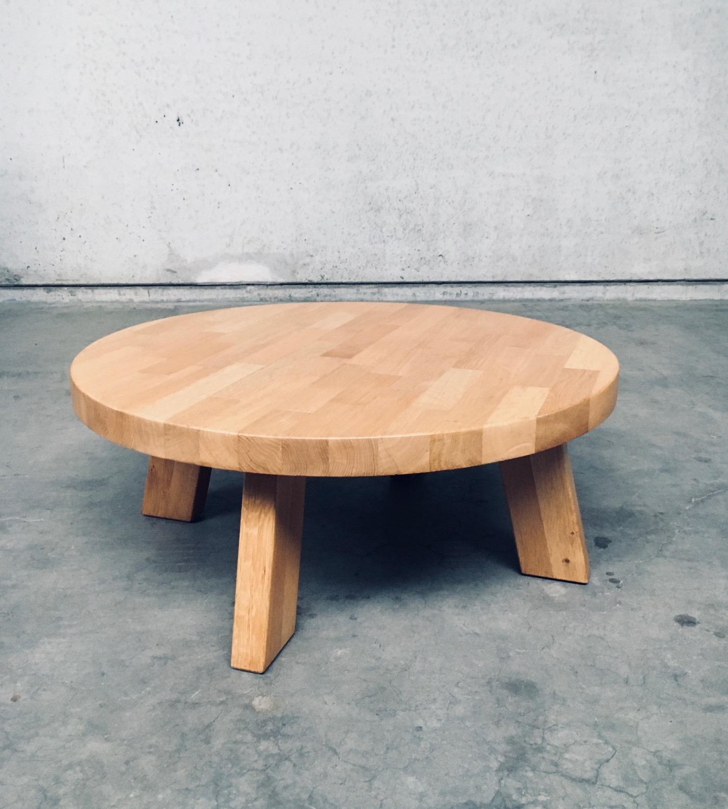 Mid-20th Century Brutalist Design Oak Round Coffee Table by Meubelfabriek Oisterwijk For Sale
