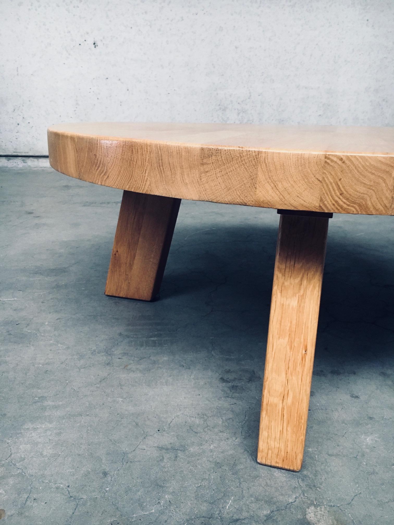 Brutalist Design Oak Round Coffee Table by Meubelfabriek Oisterwijk For Sale 3