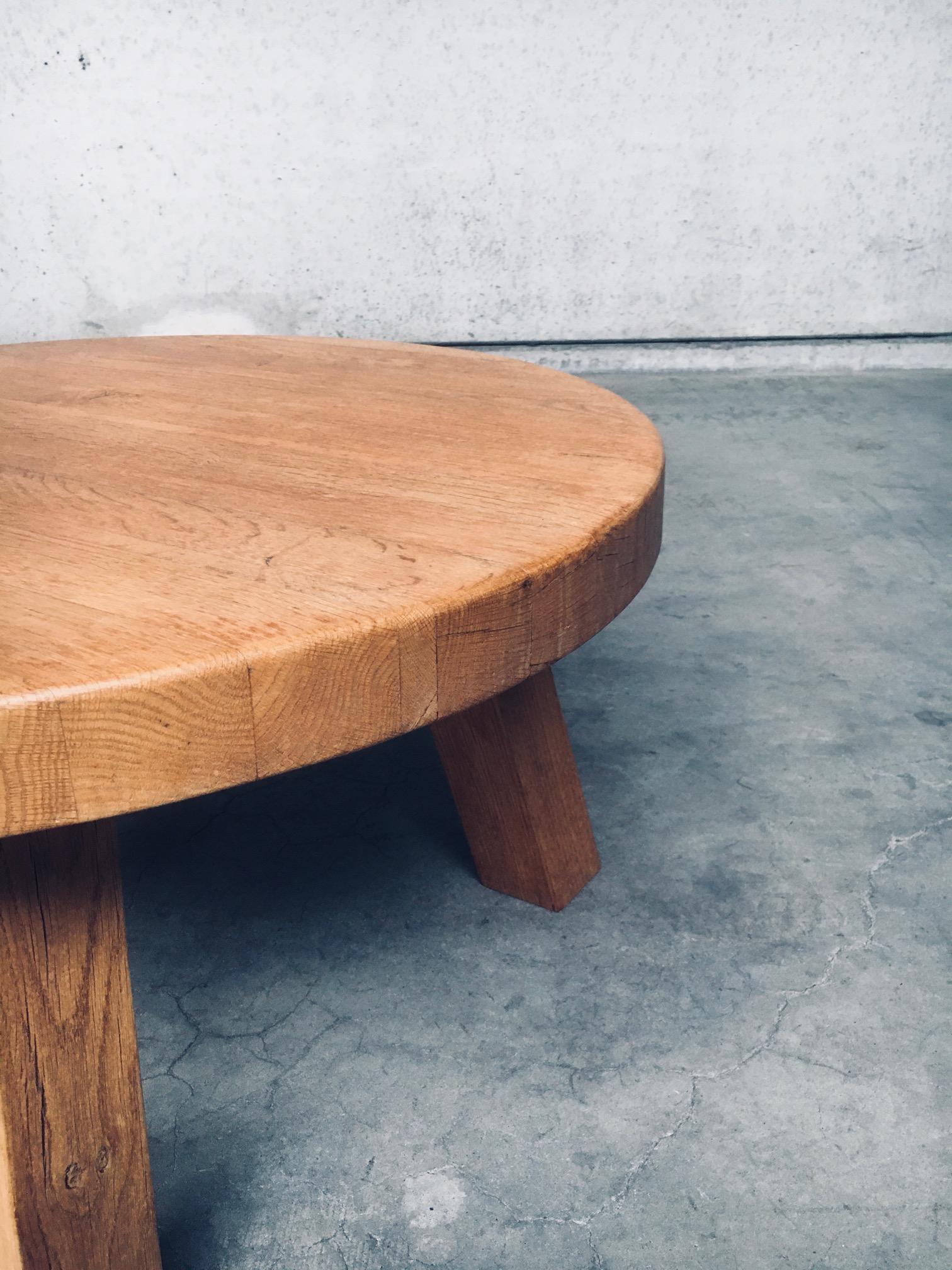 Brutalist Design Oak Round Coffee Table, Netherlands 1960's For Sale 6