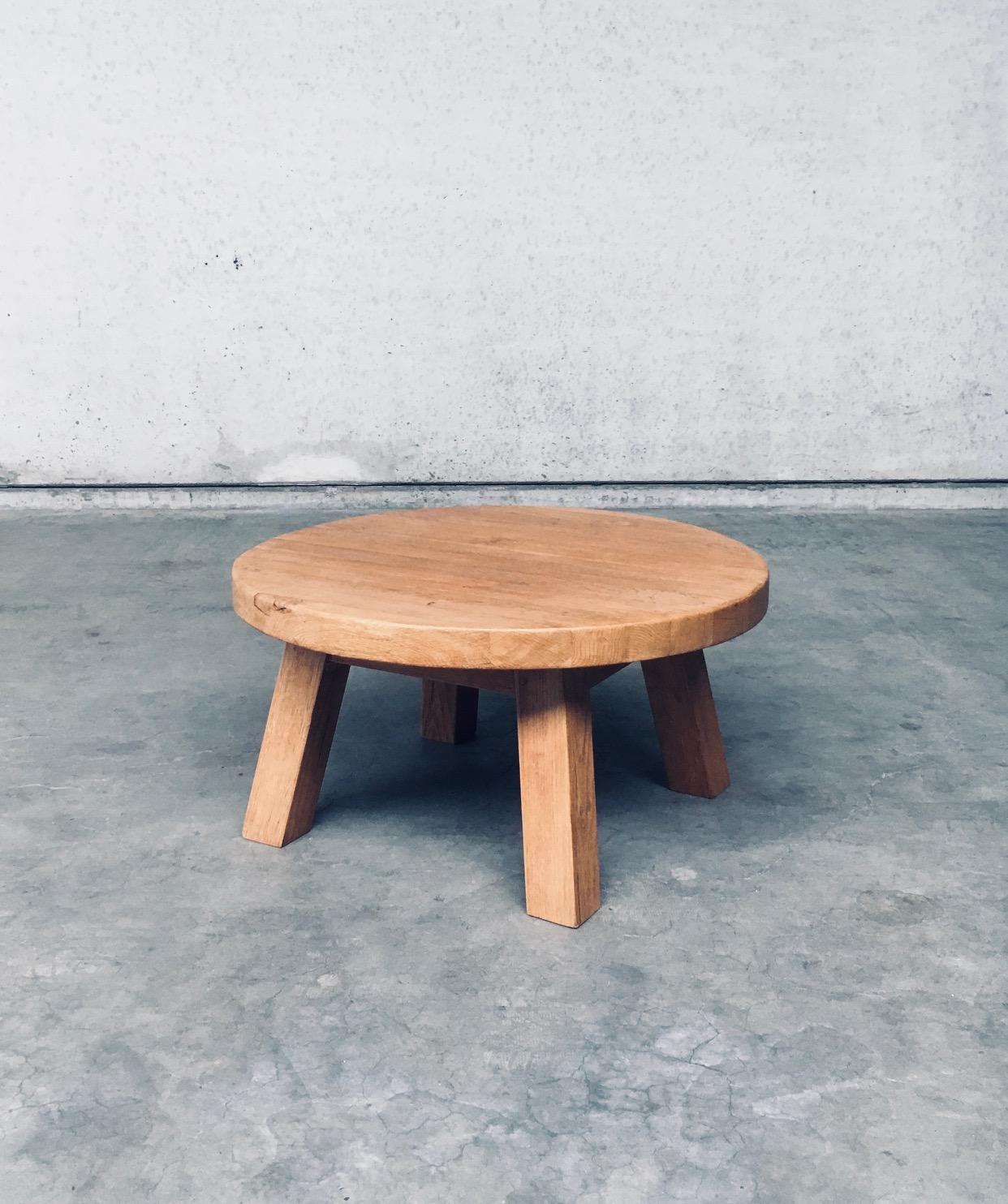Brutalist Design Oak Round Coffee Table, Netherlands 1960's For Sale 1
