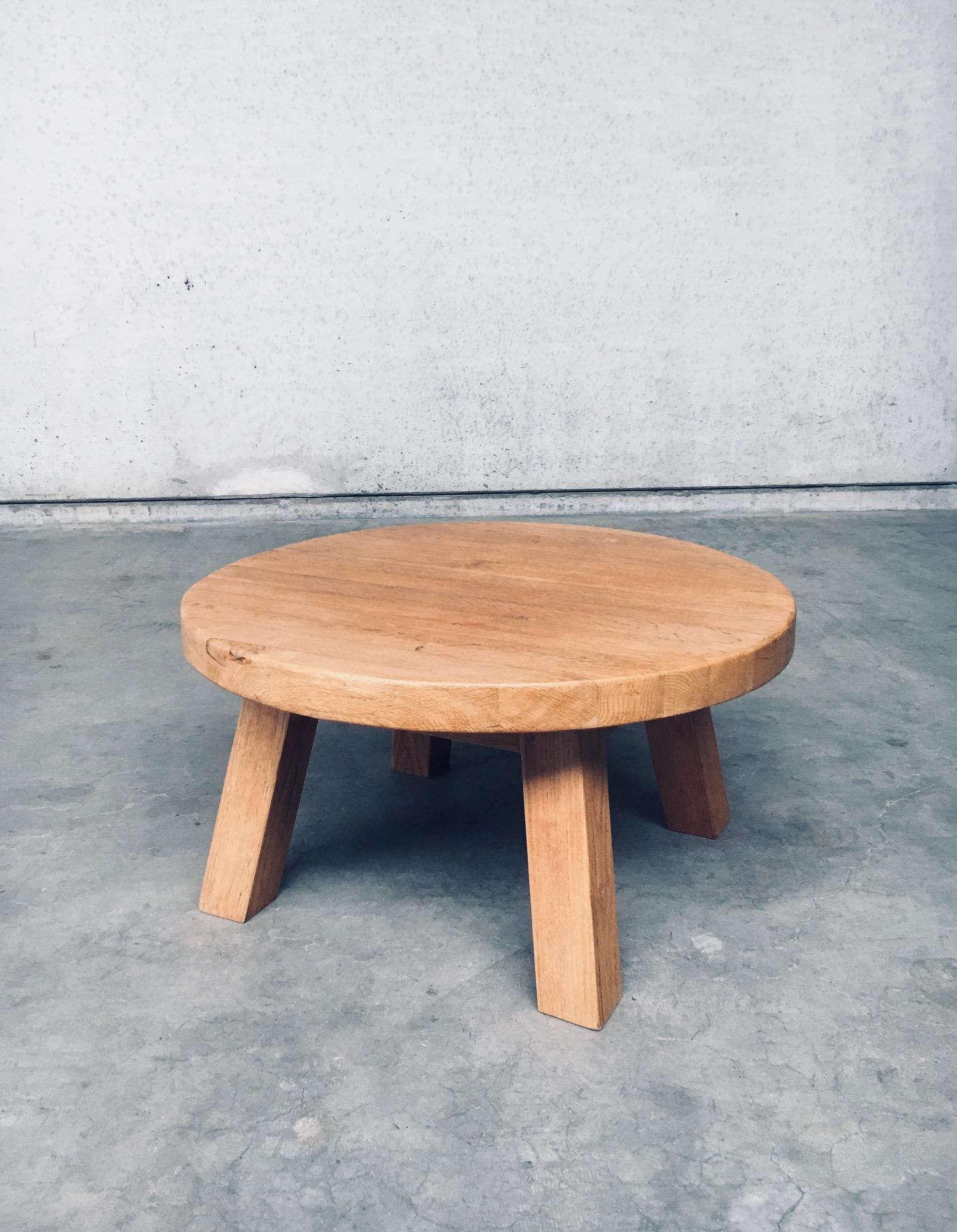 Brutalist Design Oak Round Coffee Table, Netherlands 1960's For Sale 3