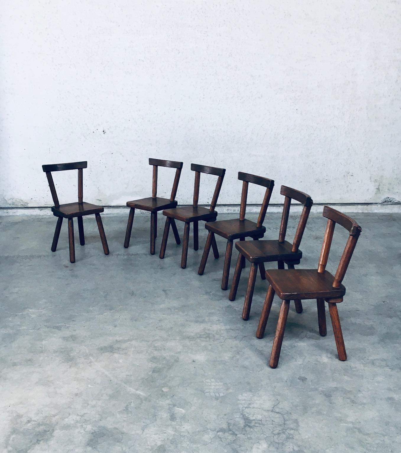 Rustique Ensemble de chaises de salle à manger en chêne massif au design brutal, Belgique, années 1950