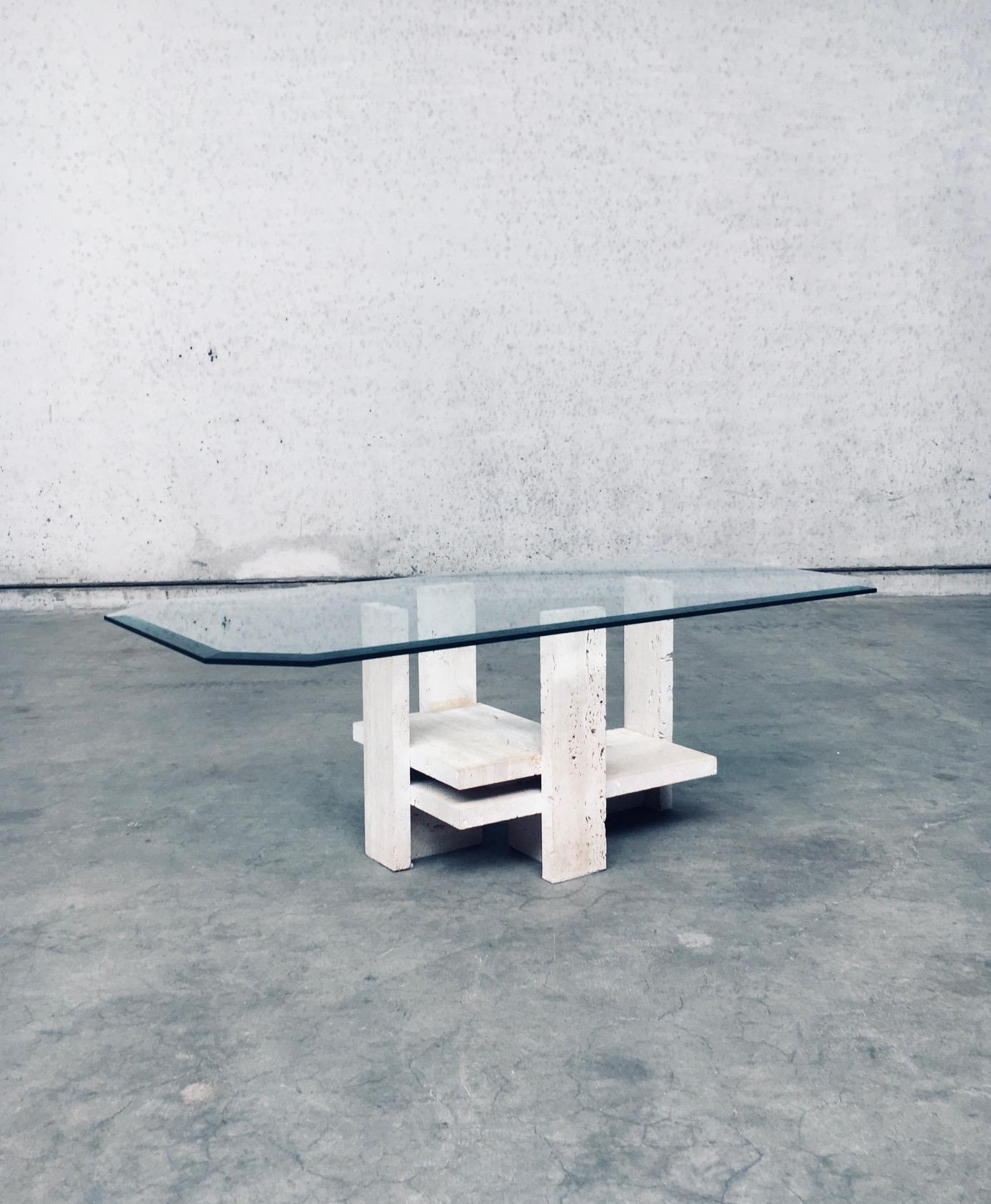 Mesa baja de travertino de diseño brutalista de Willy Ballez, Bélgica Años 70 finales del siglo XX en venta