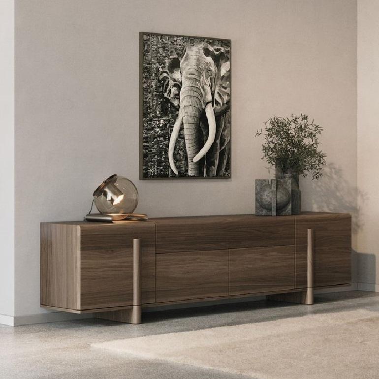 Sideboard aus Nussbaumholz im brutalistischen Design mit zwei Türen und mittleren Schubladen (Holz) im Angebot
