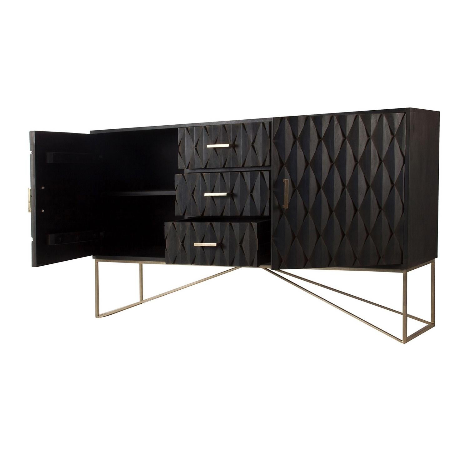 Brutalist style sideboard: An eyecatcher with geometrical and harmonious lines, composed of 2 graphic panels side doors, 3 central drawers with gilded handles and airy metal feet.