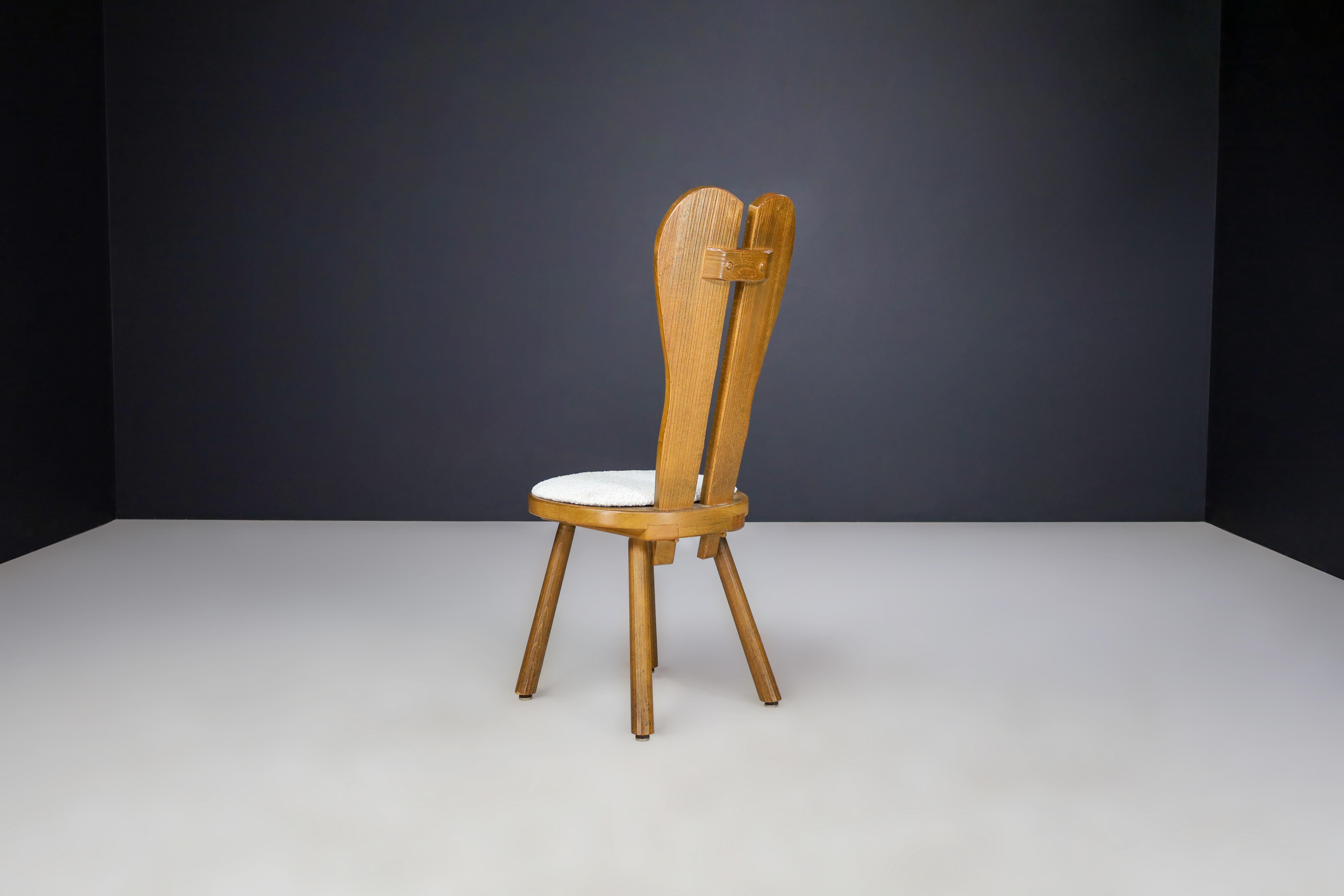 Brutalist Dining Chair in Solid Oak with Bouclé Upholstery, France, 1950s For Sale 5