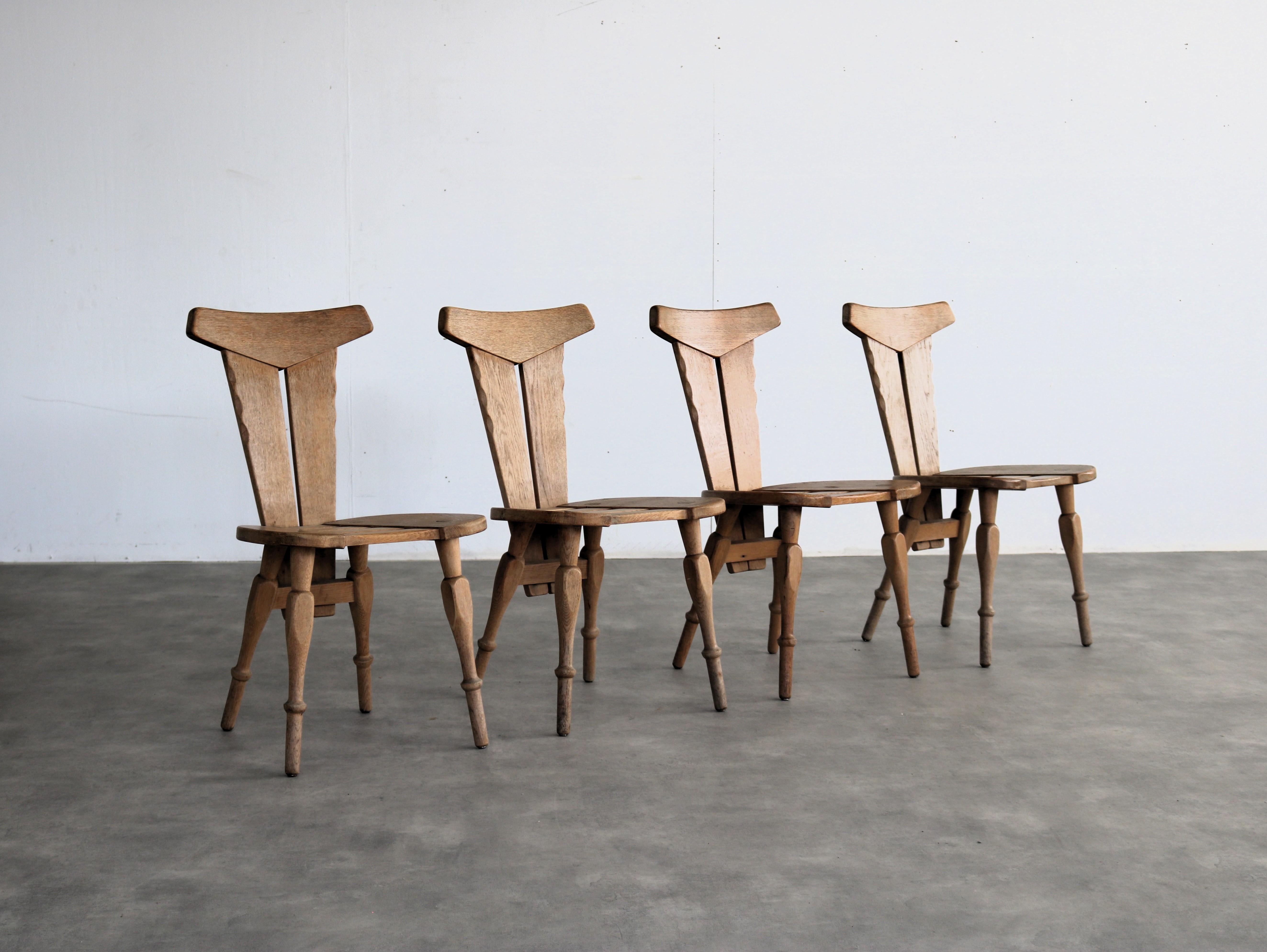 Brutalist dining chairs  chairs  1960s  set of 4

period  1960s
design  unknown
condition  good  minor signs of wear
size  87 x 45 x 54 cm (h x w x d) seat height 47 cm;

details  oak; set of 4;

item number  2968