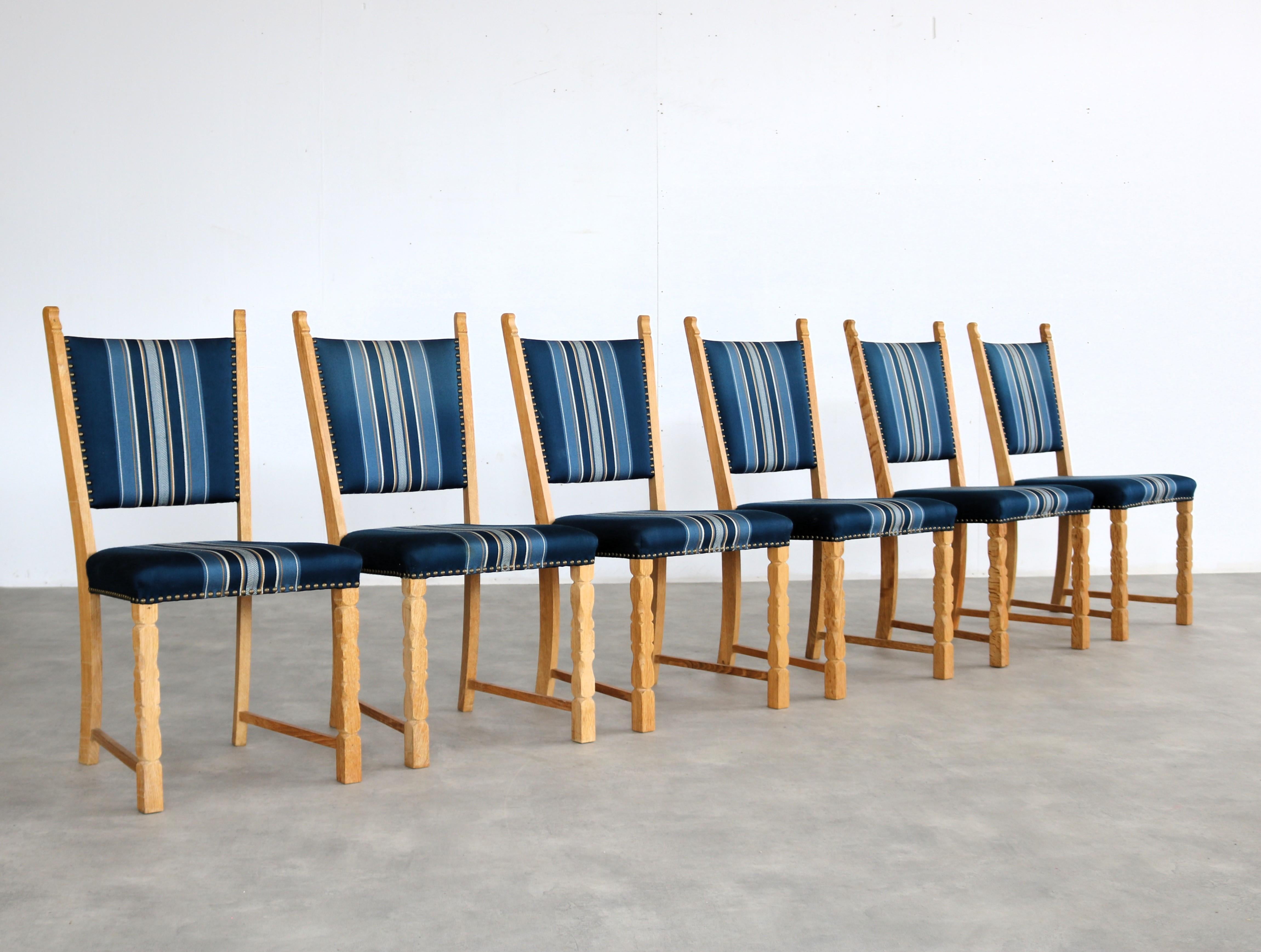 brutalist dining chairs  vintage chairs  1960s  oak

period  1960s
design  style Henning Kjaernulf  Denmark
condition  good  minor signs of use
size  94 x 47 x 50 (hxbxd)

details  oak; upholstery; set of 6; 

item number  2801
