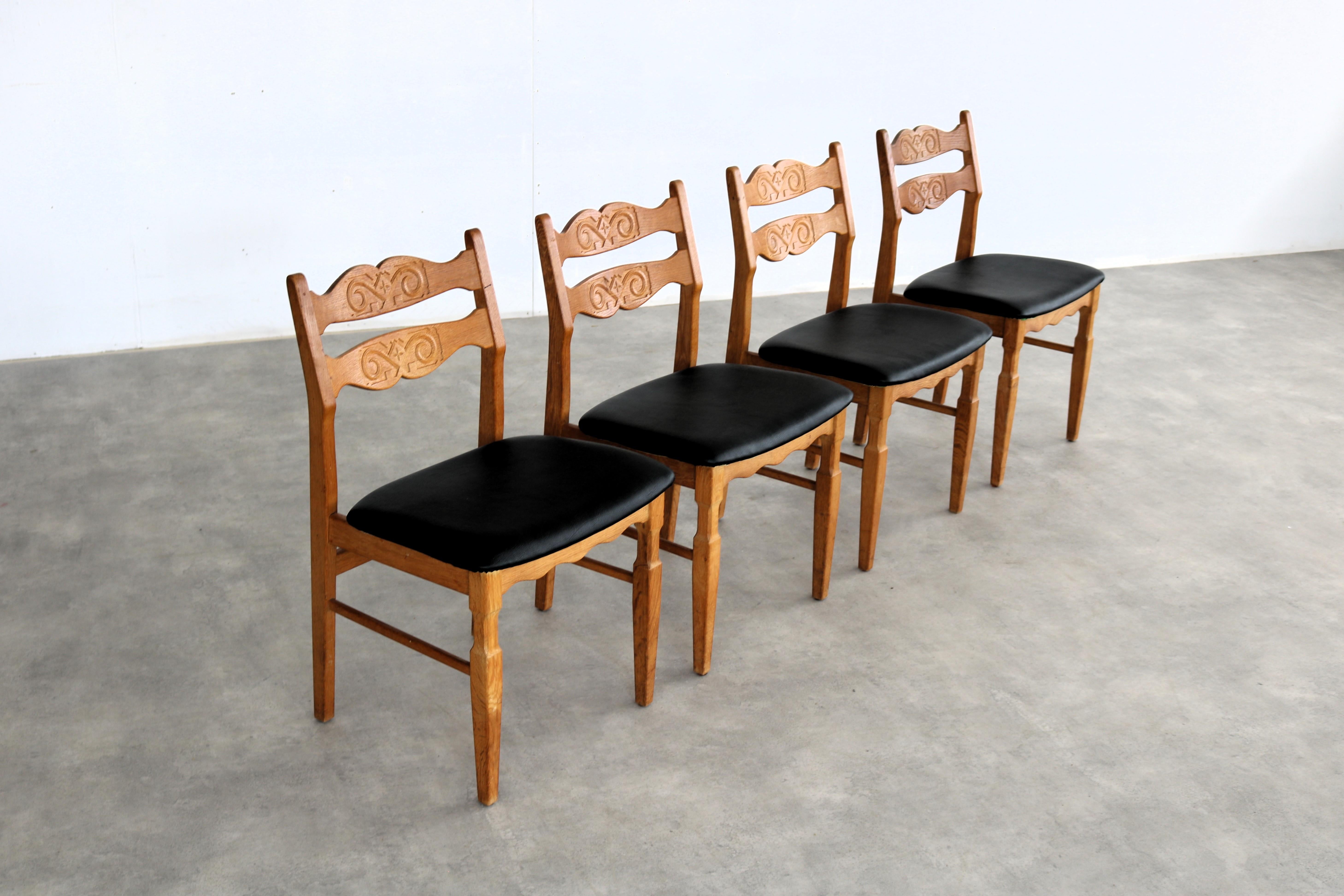 brutalist dining chairs  vintage chairs  1960s  oak In Good Condition For Sale In Lemmer, NL