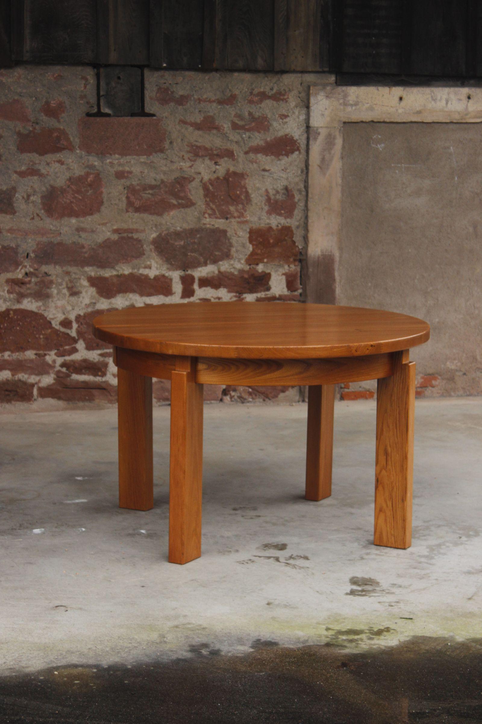French Brutalist dining room extendable table in solid Elm, France 1980s For Sale