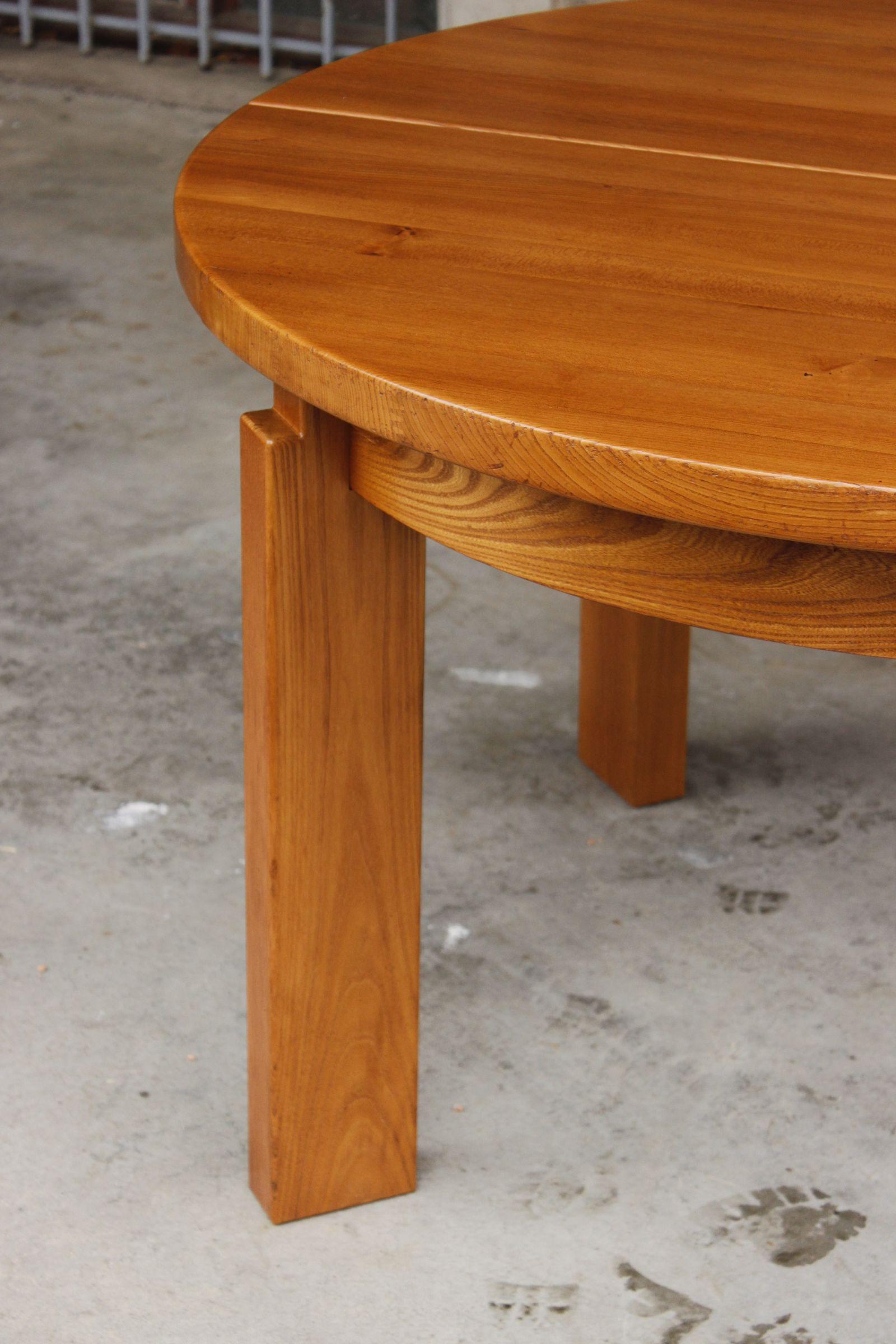 Late 20th Century Brutalist dining room extendable table in solid Elm, France 1980s For Sale