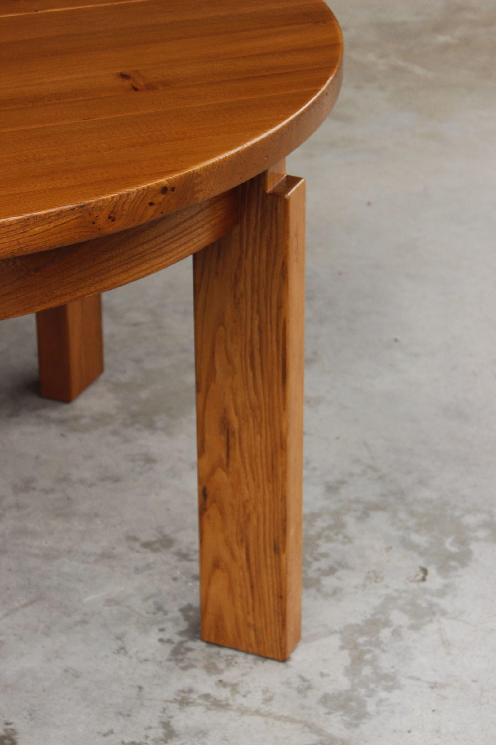 Brutalist dining room extendable table in solid Elm, France 1980s For Sale 1