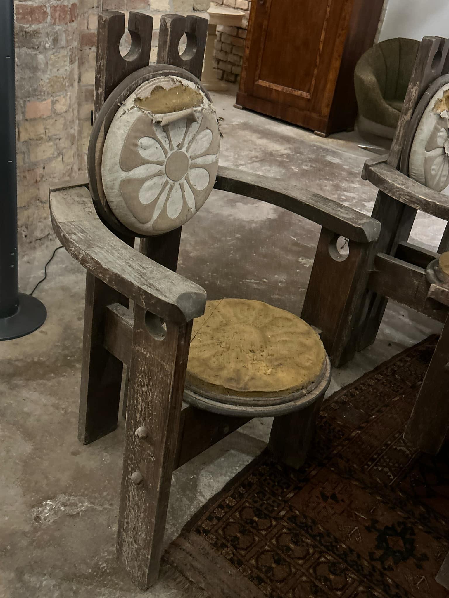 Brutalist Dining Room Set, Unique Set from the 1970s In Distressed Condition For Sale In Budapest, HU