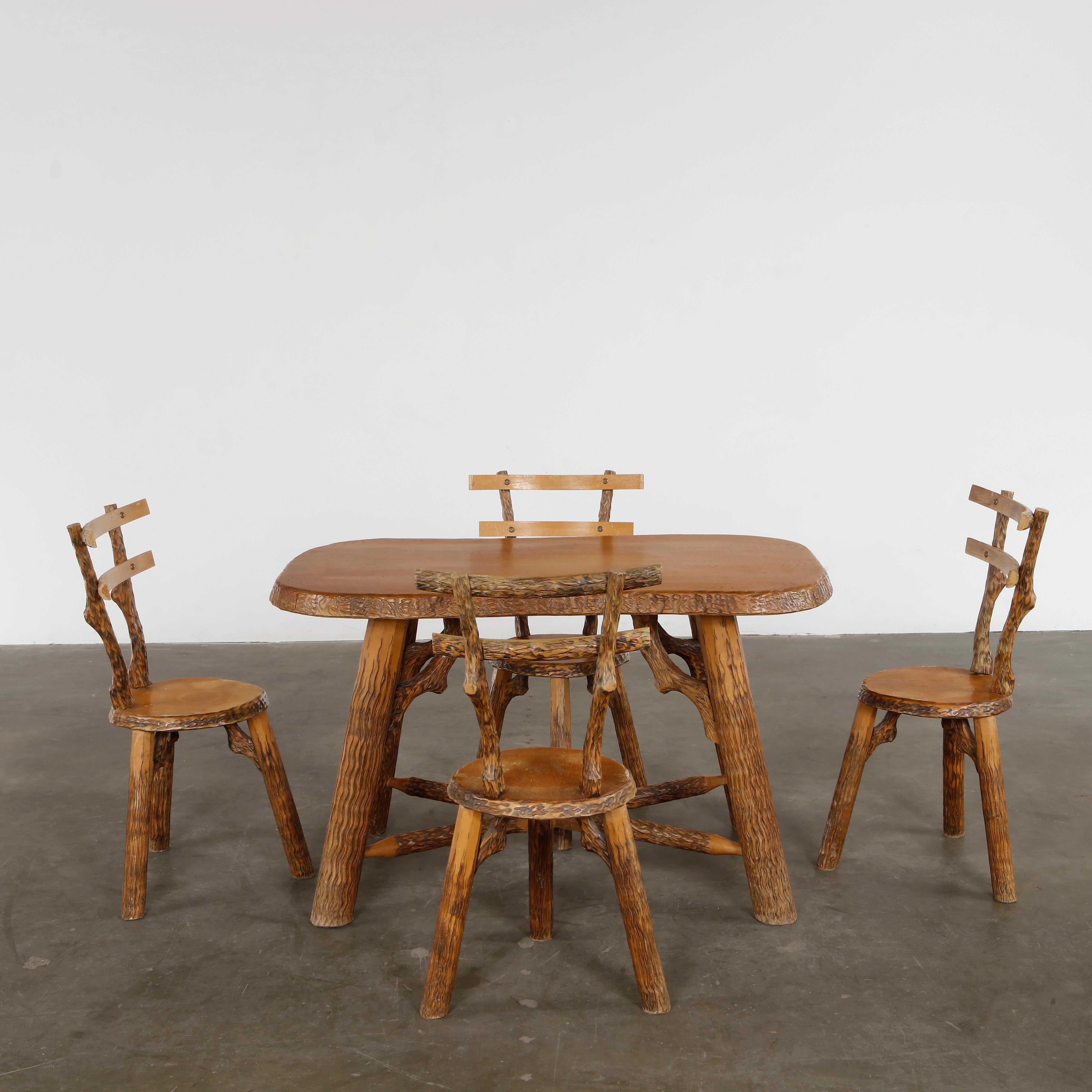 Set da pranzo brutalista con tavolo e quattro sedie, anni '60 in vendita 4