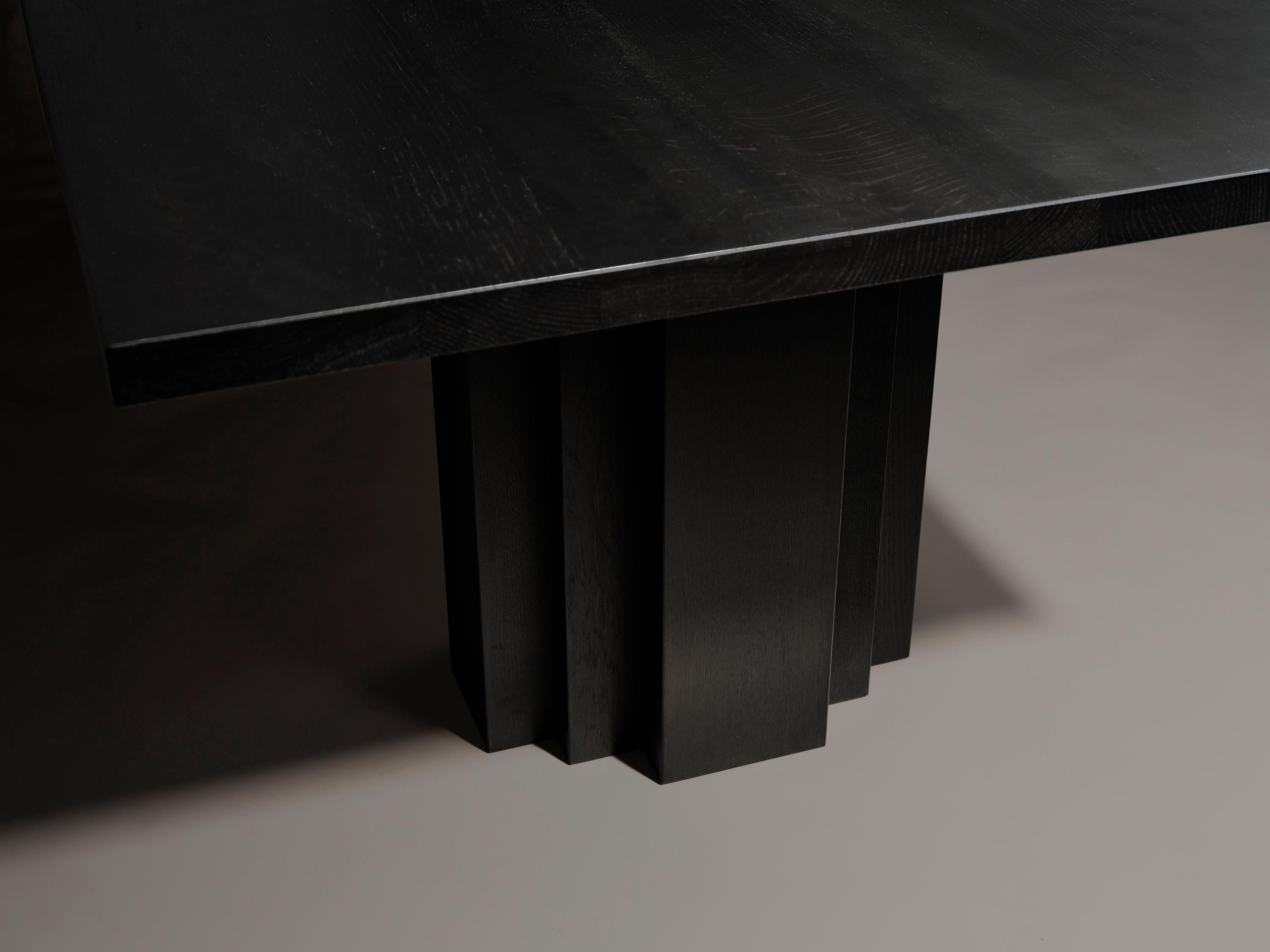 Brutalist Dining Table in Solid Oak - Brut by Mokko In New Condition For Sale In Amsterdam, NL