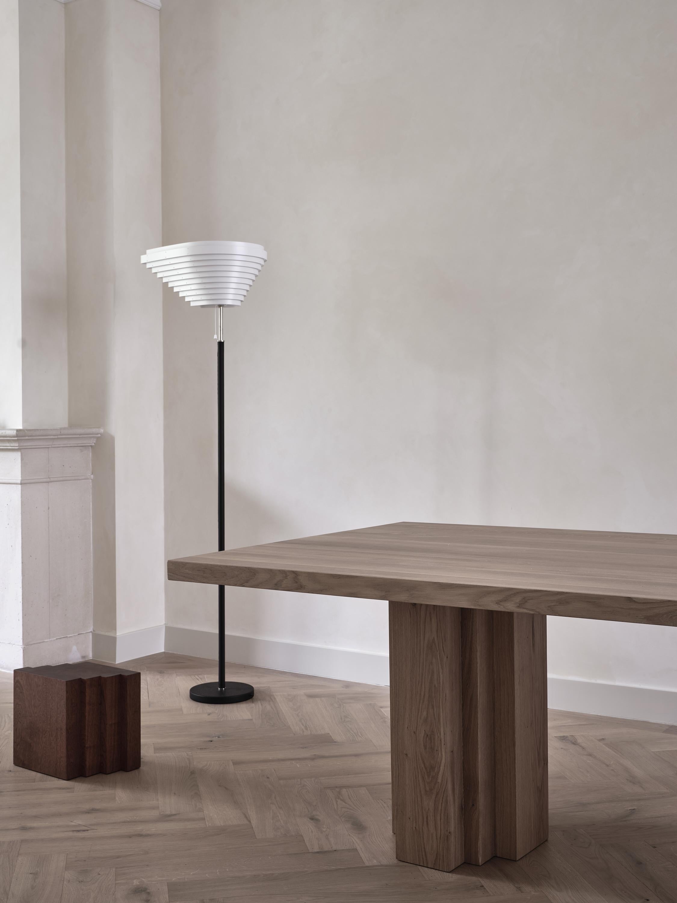 Brutalist Dining Table in Solid Oak - Brut by Mokko For Sale 3