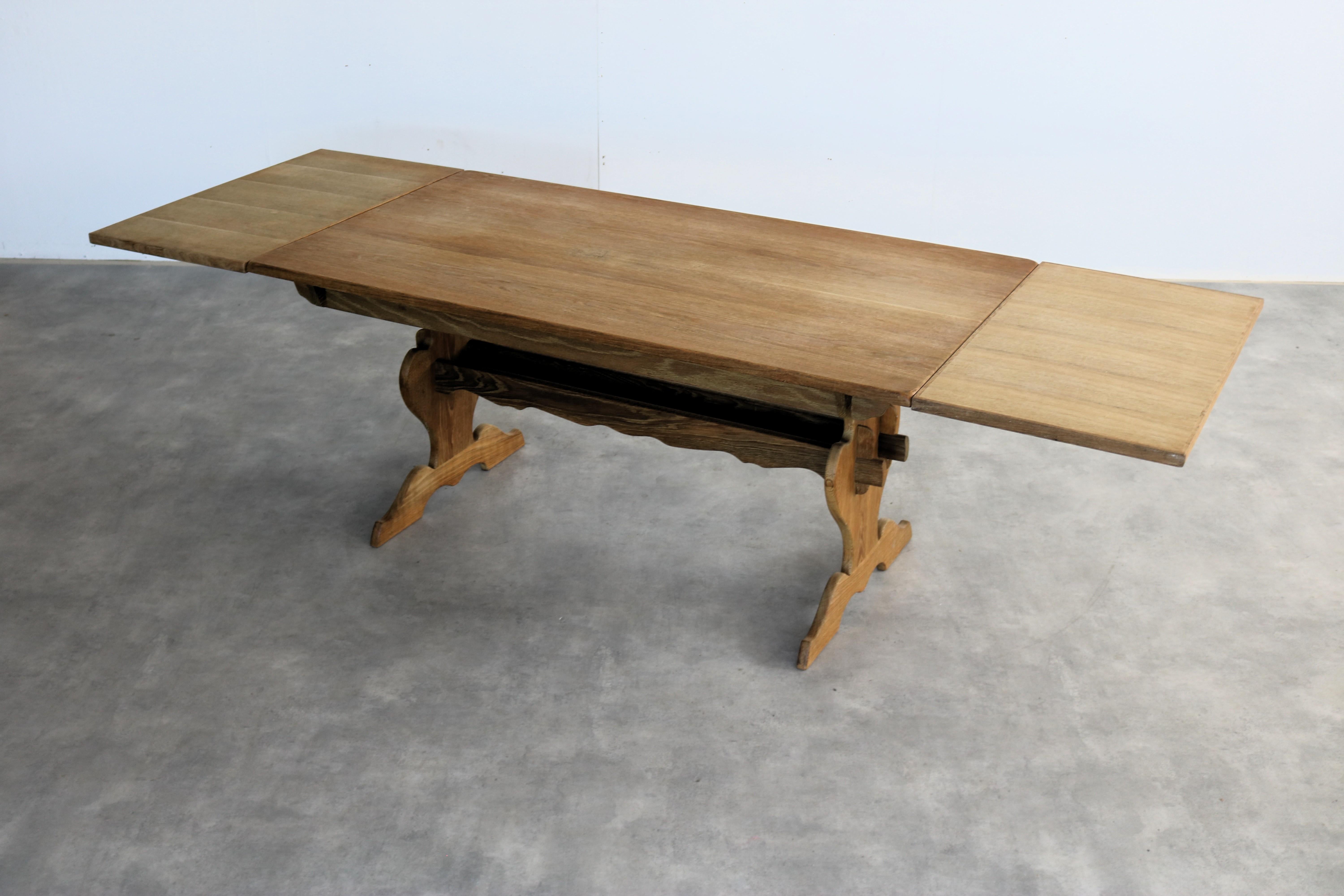 Brutalist dining table  table  1960s  Danish  extendable For Sale 6