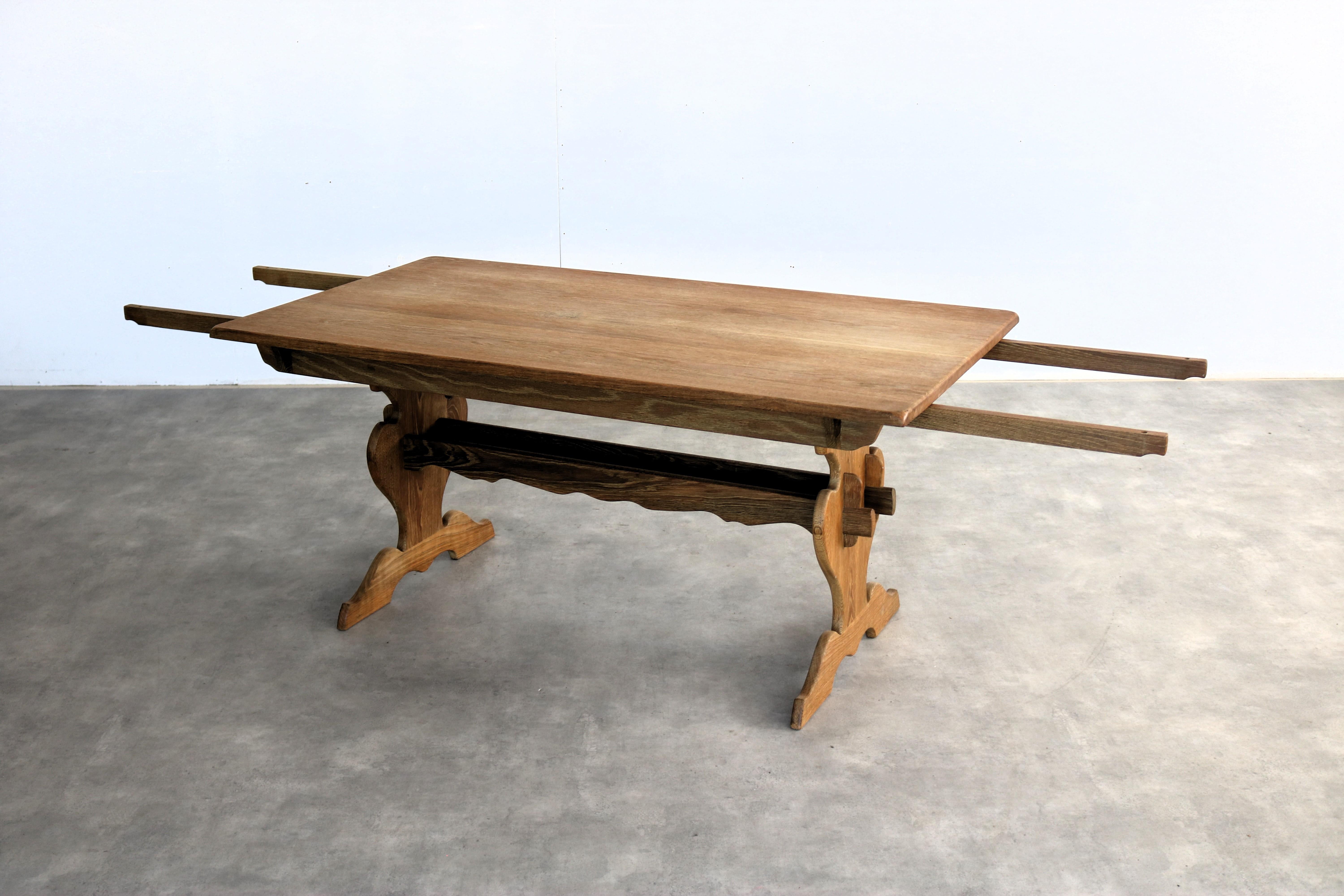 Brutalist dining table  table  1960s  Danish  extendable For Sale 4