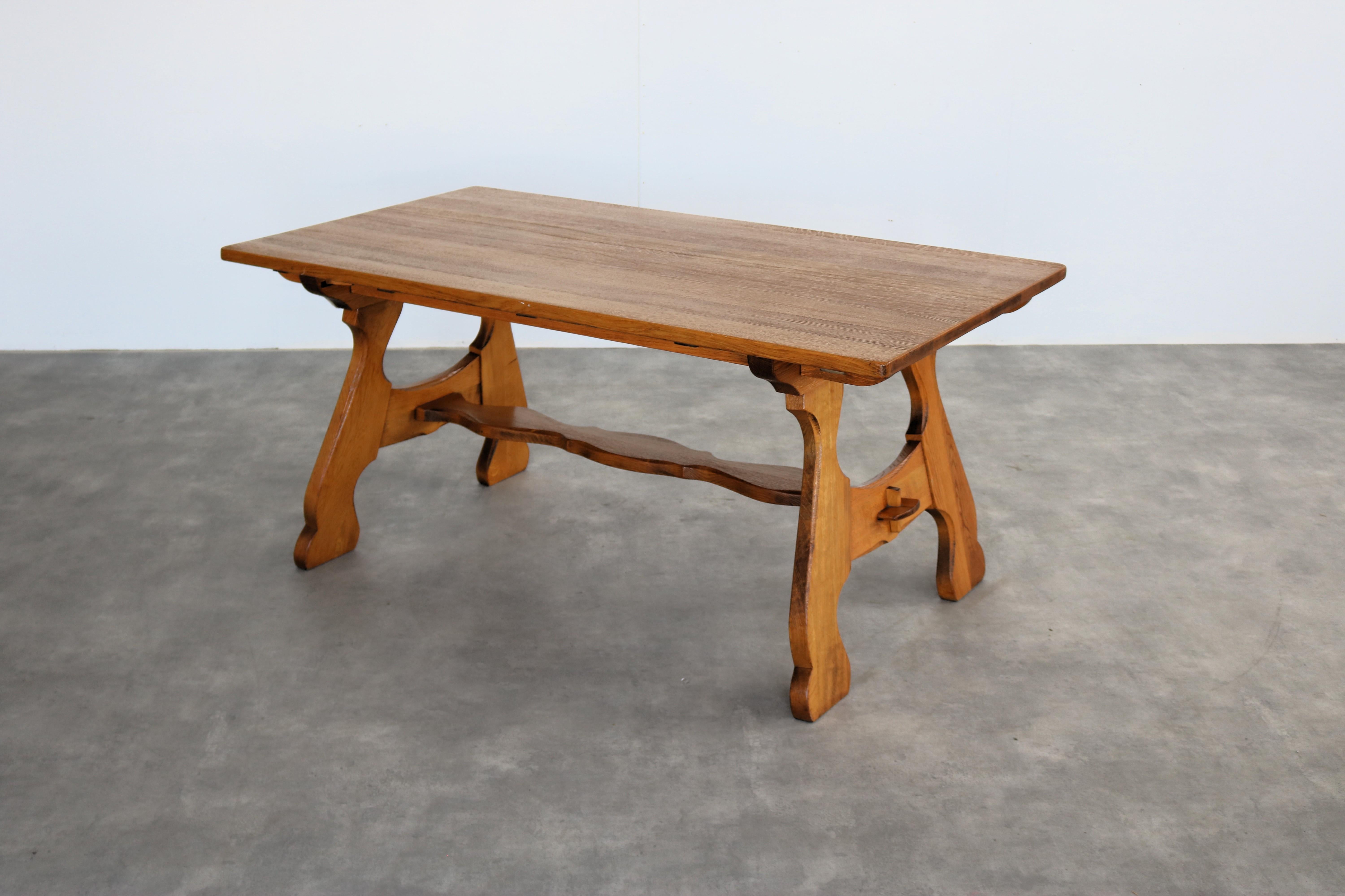 brutalist dining table  vintage table  50s  oak In Good Condition For Sale In Lemmer, NL
