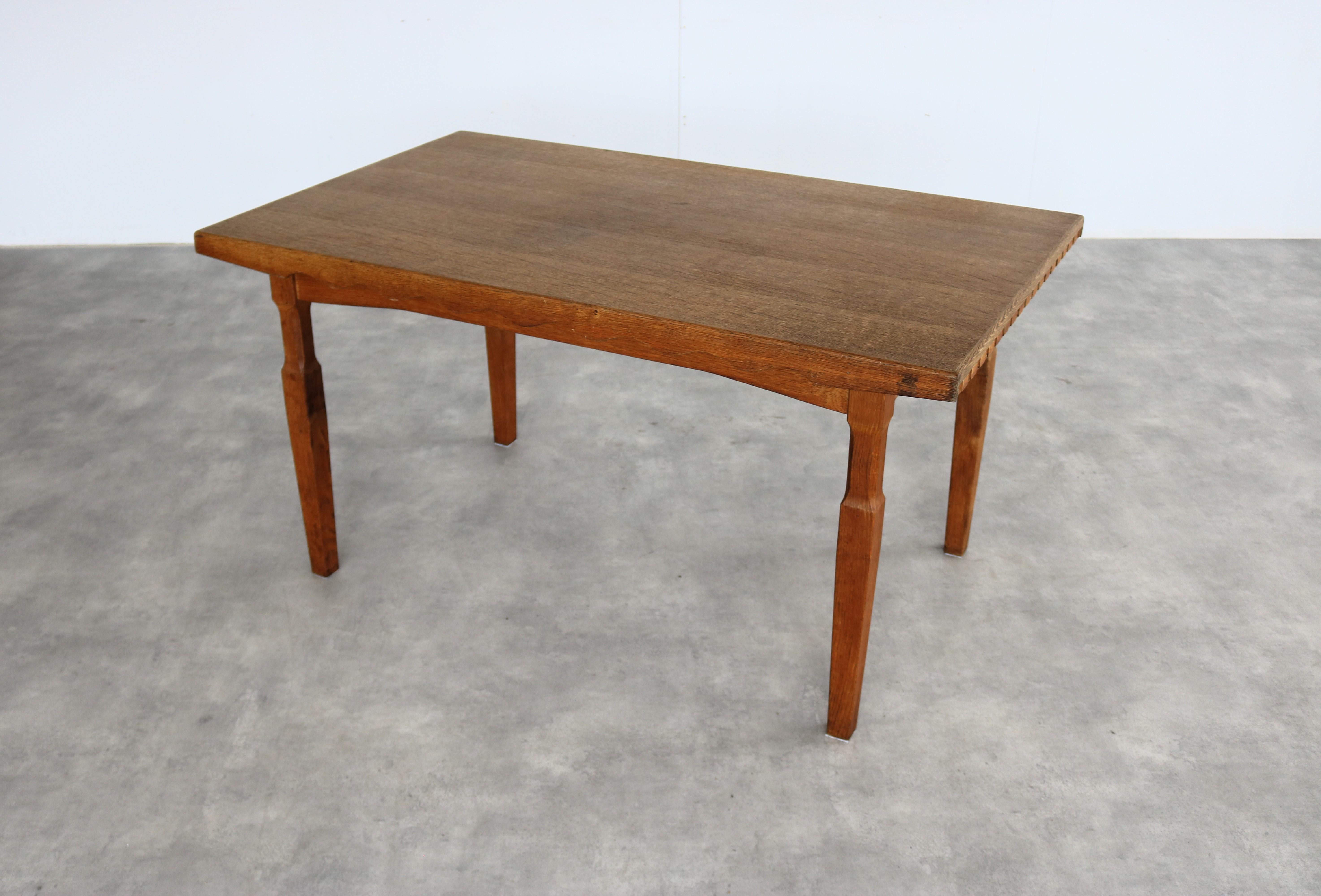 brutalist dining table  vintage table  oak  Kjaernulf In Good Condition For Sale In Lemmer, NL