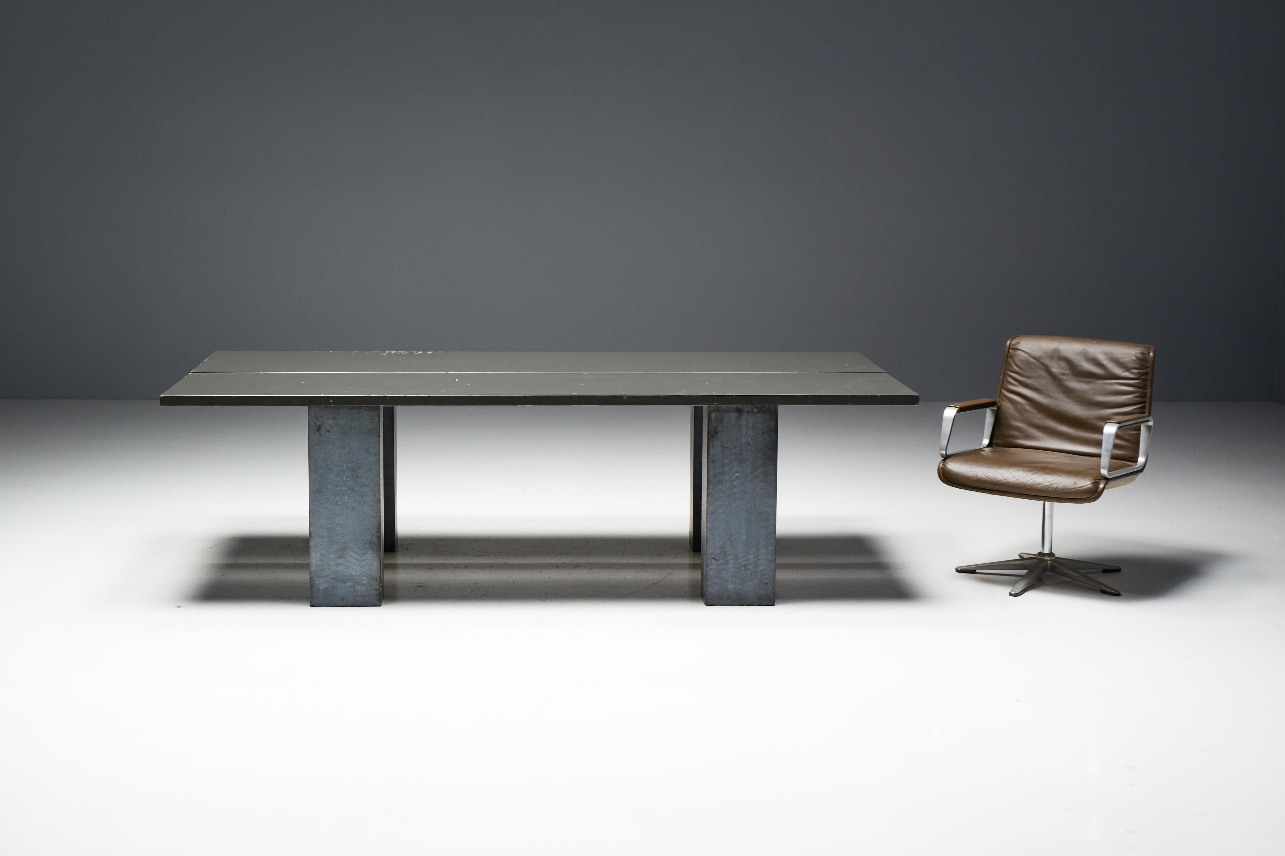 Table de salle à manger brutaliste avec base en pierre, Belgique, 1970 en vente 3