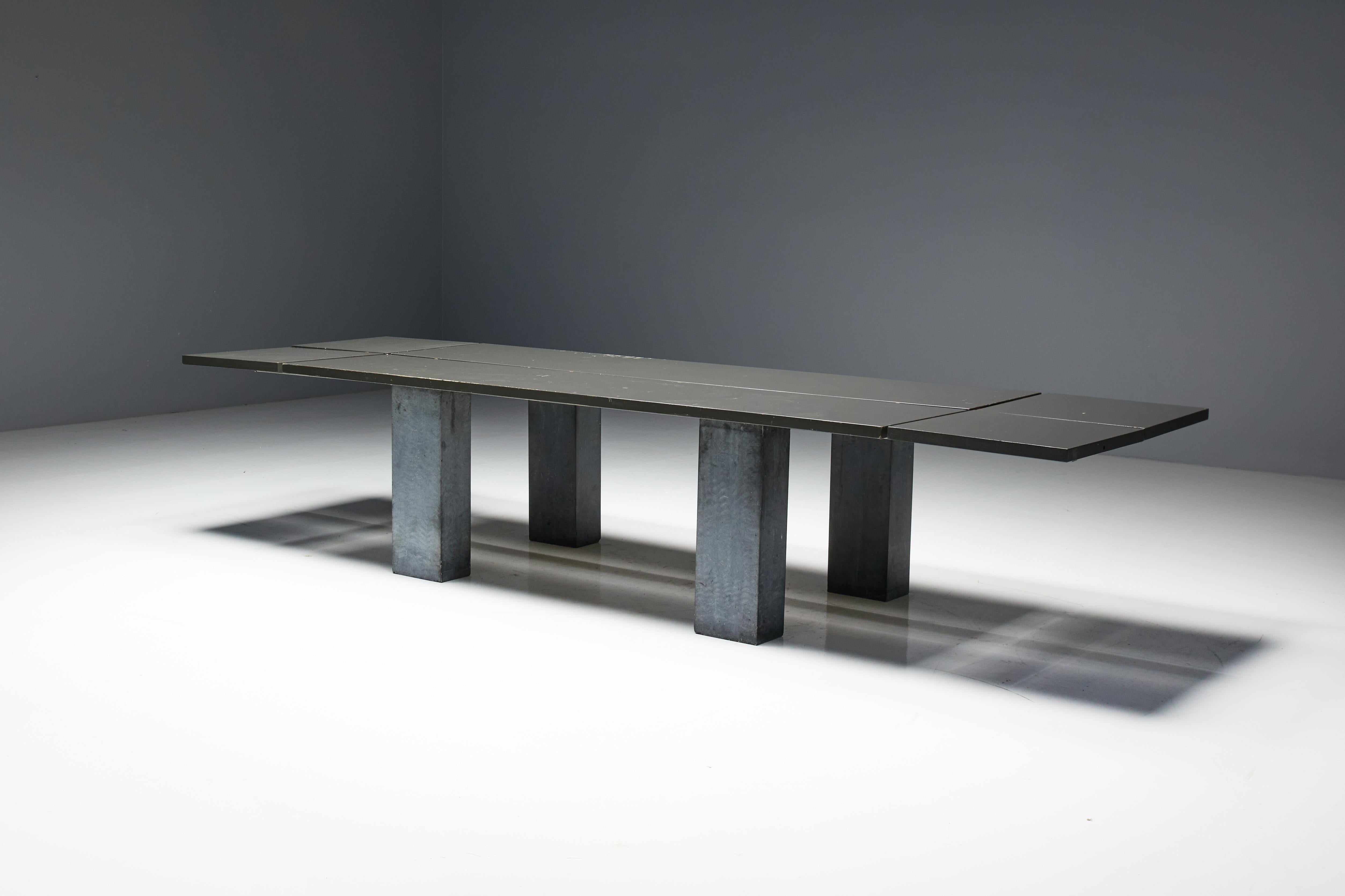 Pierre Table de salle à manger brutaliste avec base en pierre, Belgique, 1970 en vente