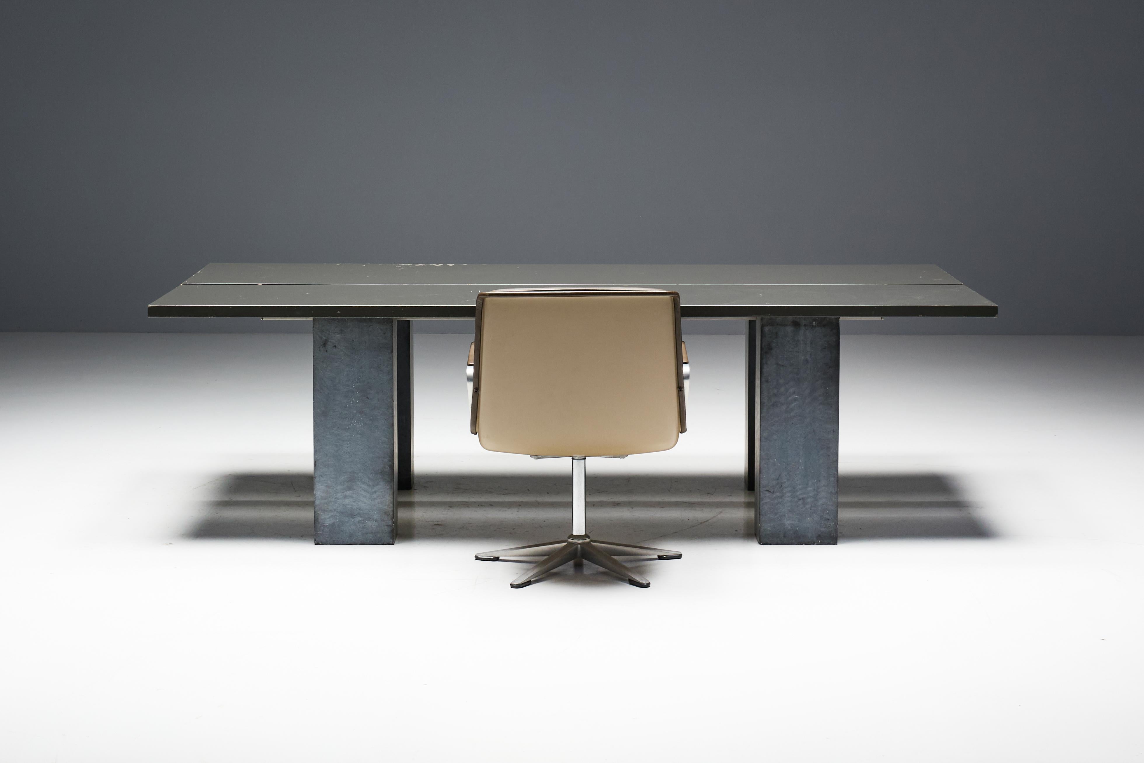 Table de salle à manger brutaliste avec base en pierre, Belgique, 1970 en vente 2