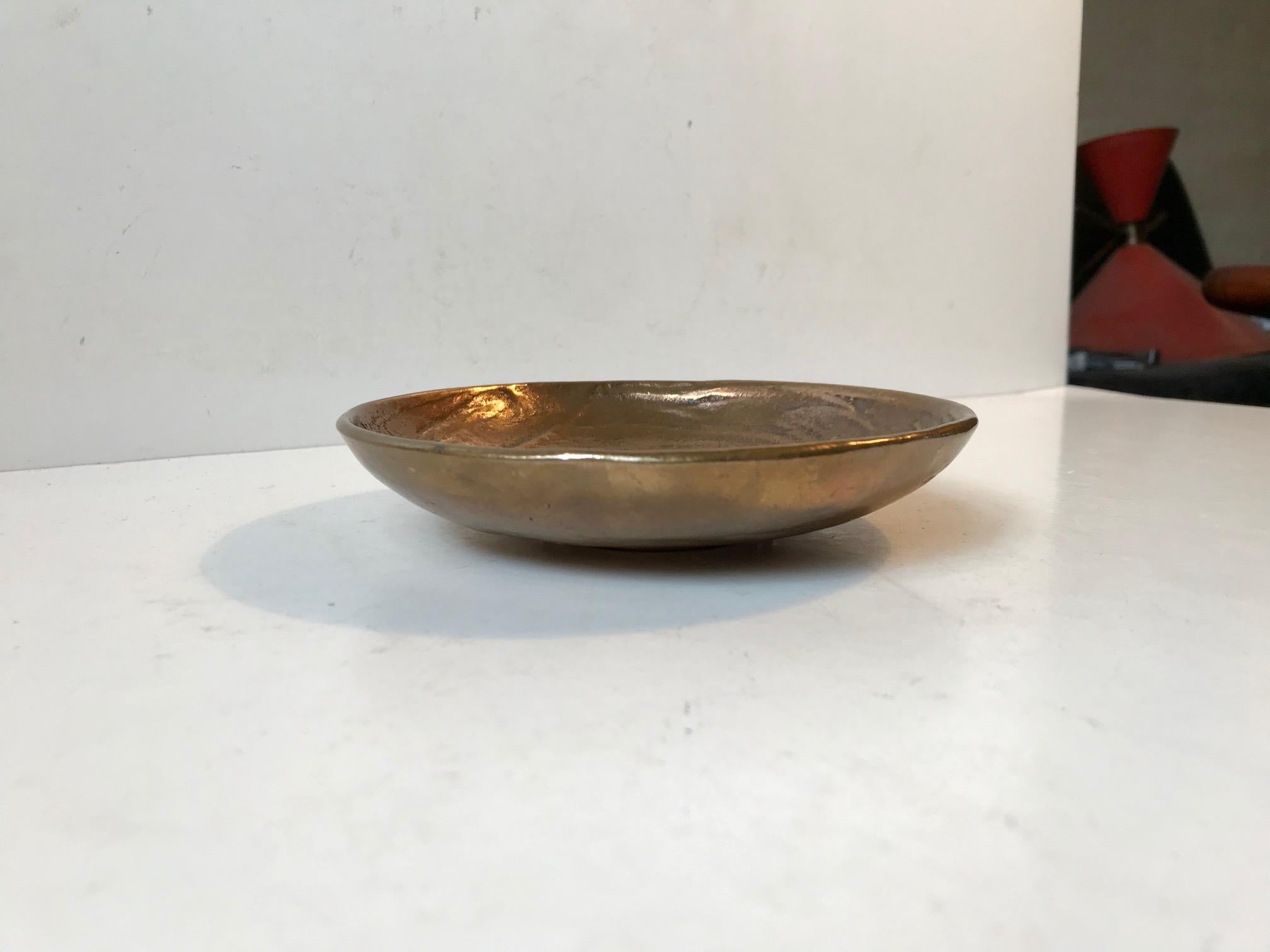 Brutalist Dish in Textured Bronze, Denmark, 1970s In Good Condition In Esbjerg, DK