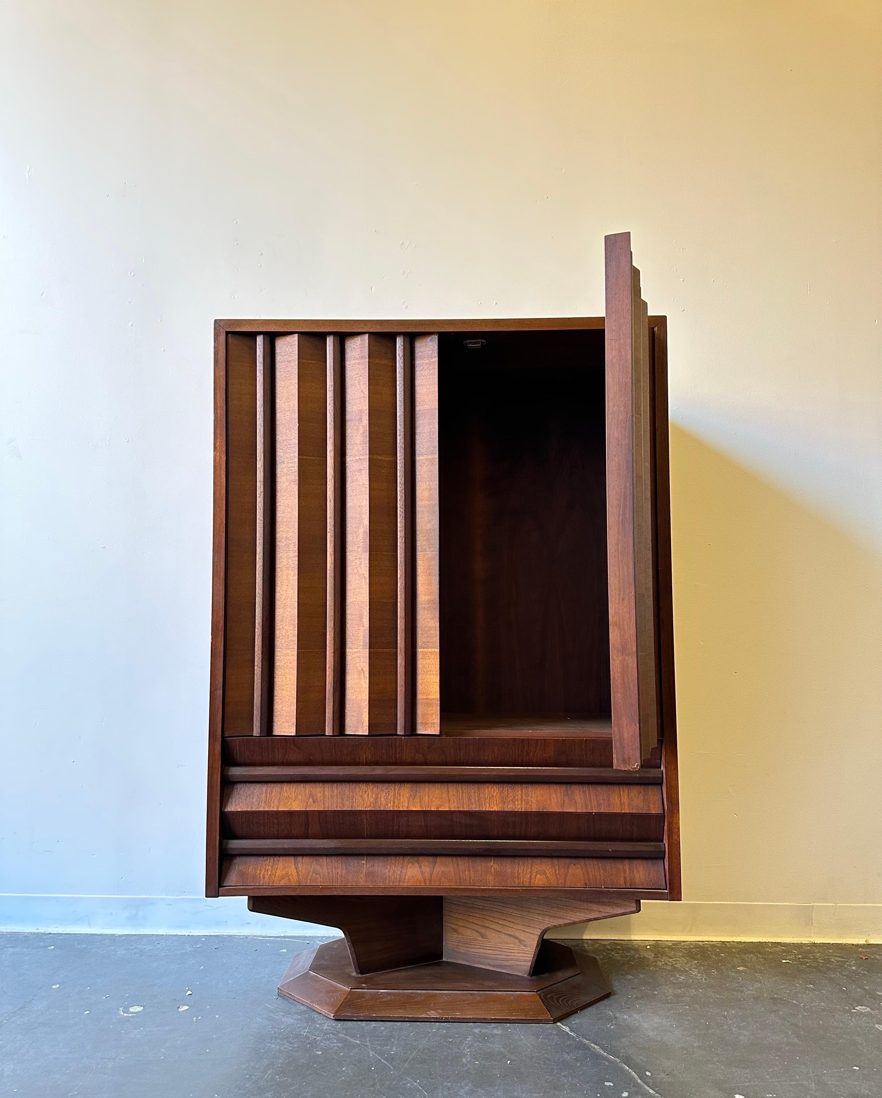 Woodwork Brutalist dresser in the manner of Paul Evans 