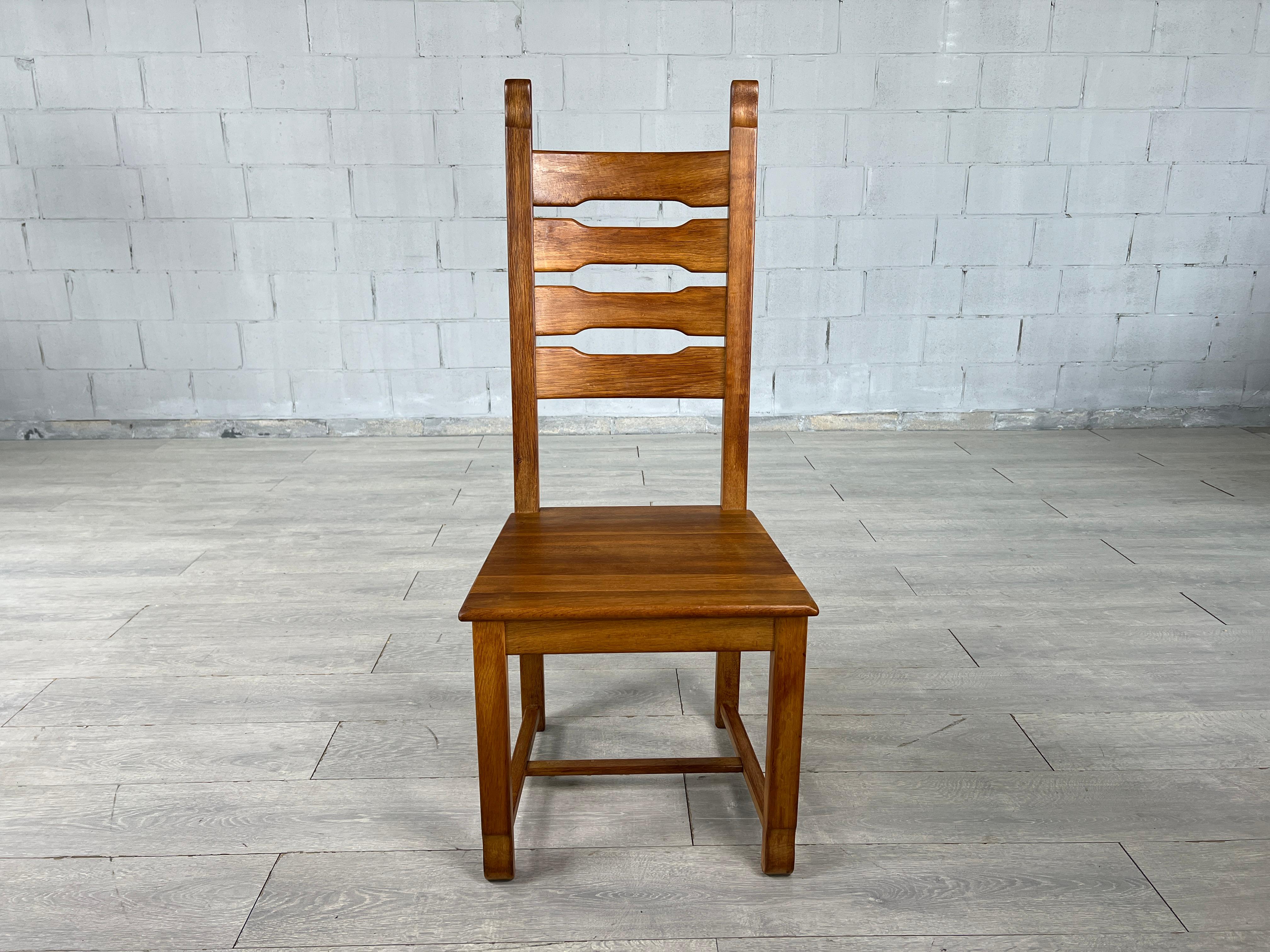 Brutalist Dutch Ladder Back Dining Chairs - 6er Set im Zustand „Gut“ im Angebot in Bridgeport, CT