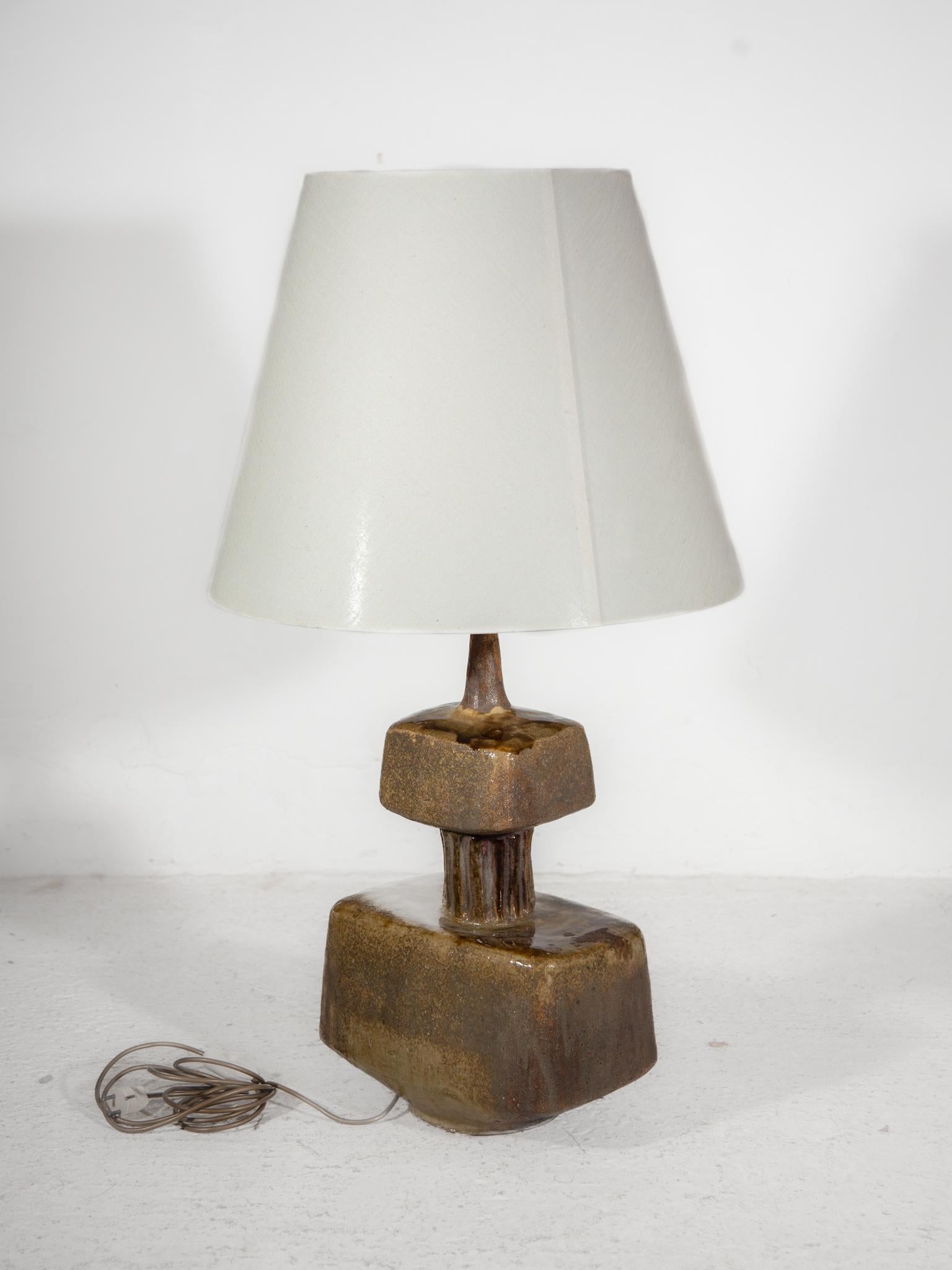 Vernissé Lampadaire et lampe de table brutaliste en céramique émaillée, 1970 en vente