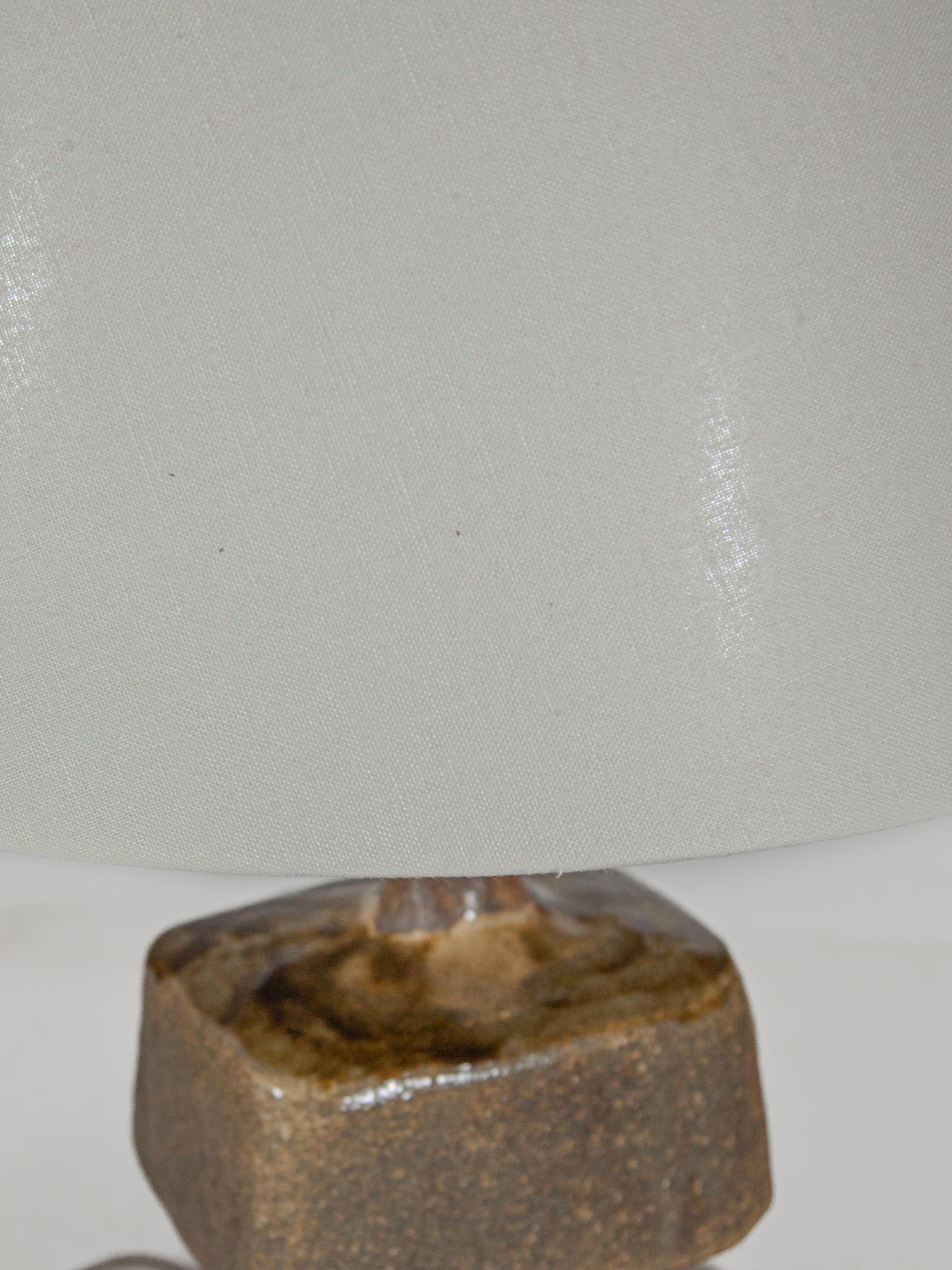 Lampadaire et lampe de table brutaliste en céramique émaillée, 1970 en vente 1