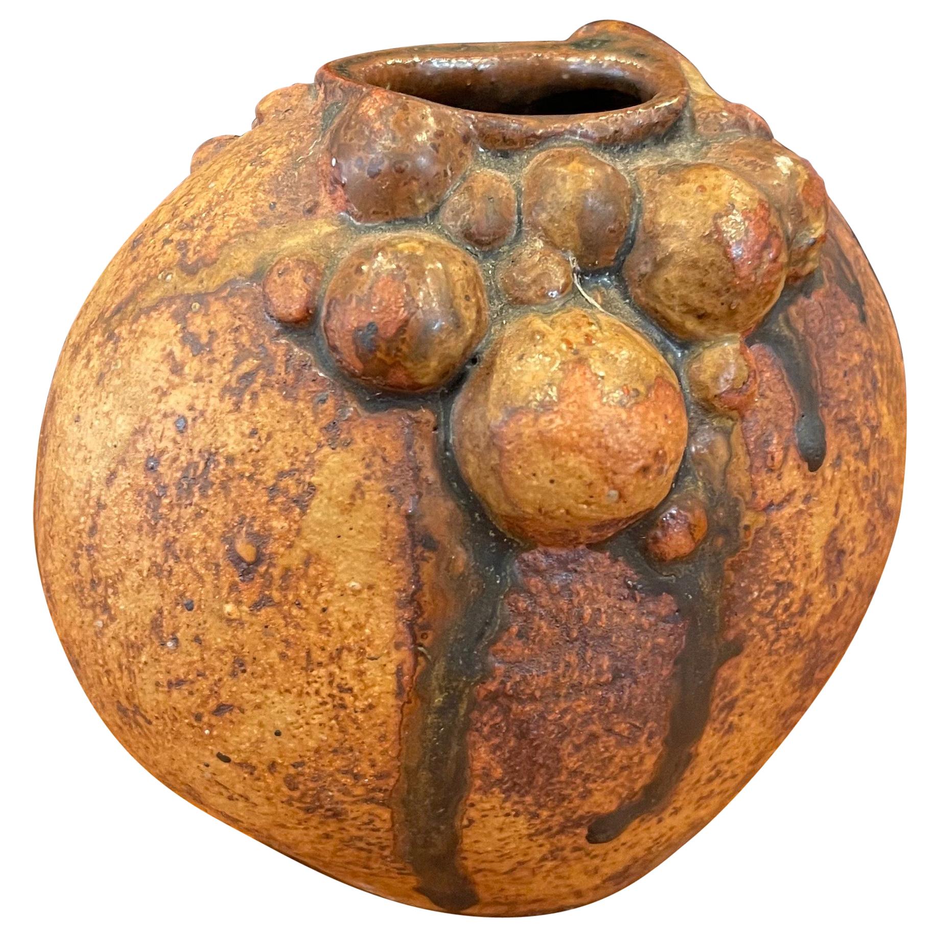 Vase en poterie de faïence brutaliste de Bernard Rooke en vente