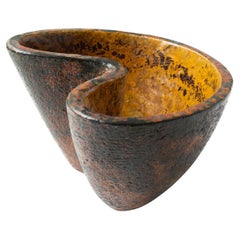 Brutalistische Vase aus Steingut in Gelb und Orange von Hans Hedberg, Biot Frankreich