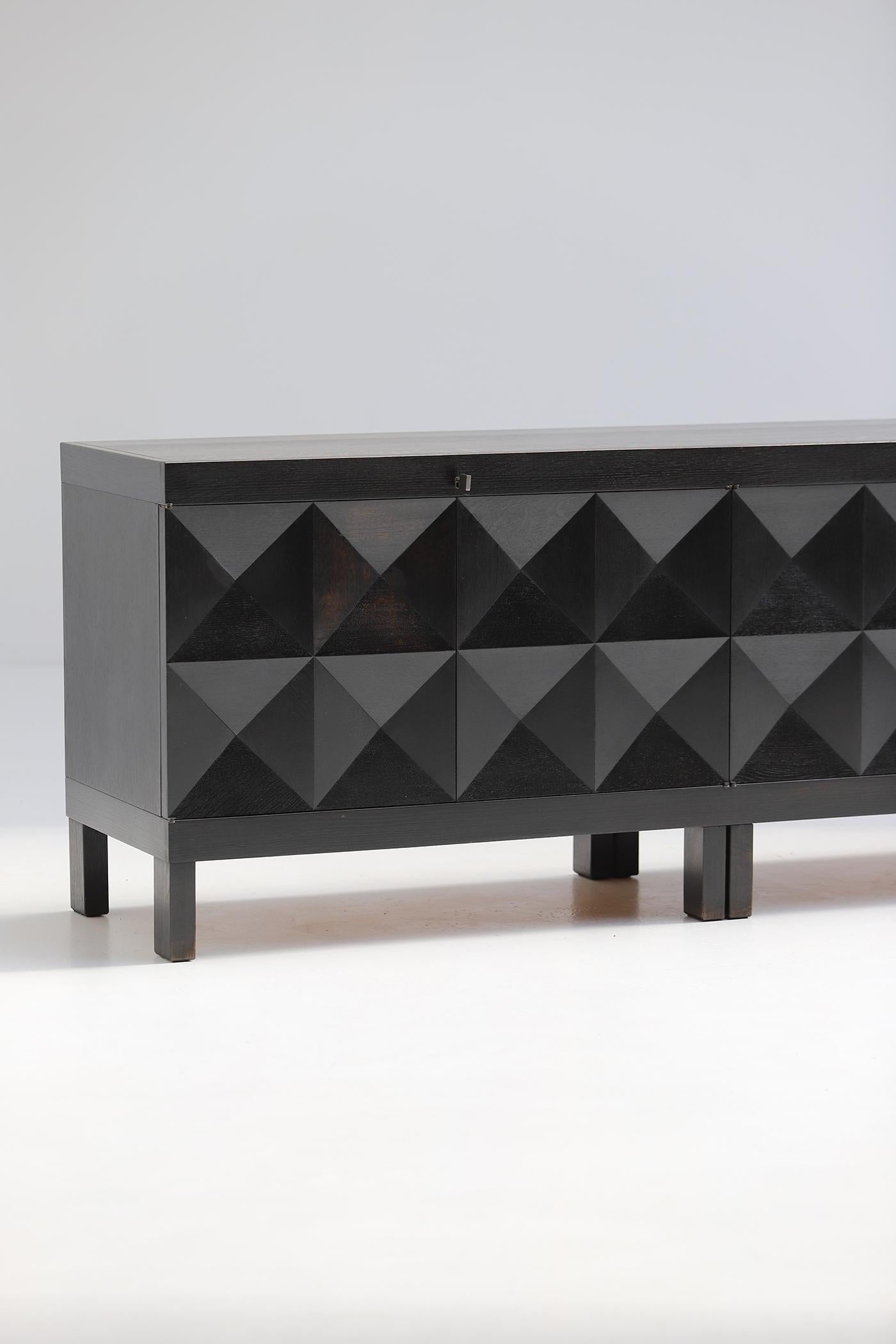 Mid-Century Modern Buffet brutaliste en chêne ébénisé de Jean Batenburg pour Mi, Belgique 1969 en vente