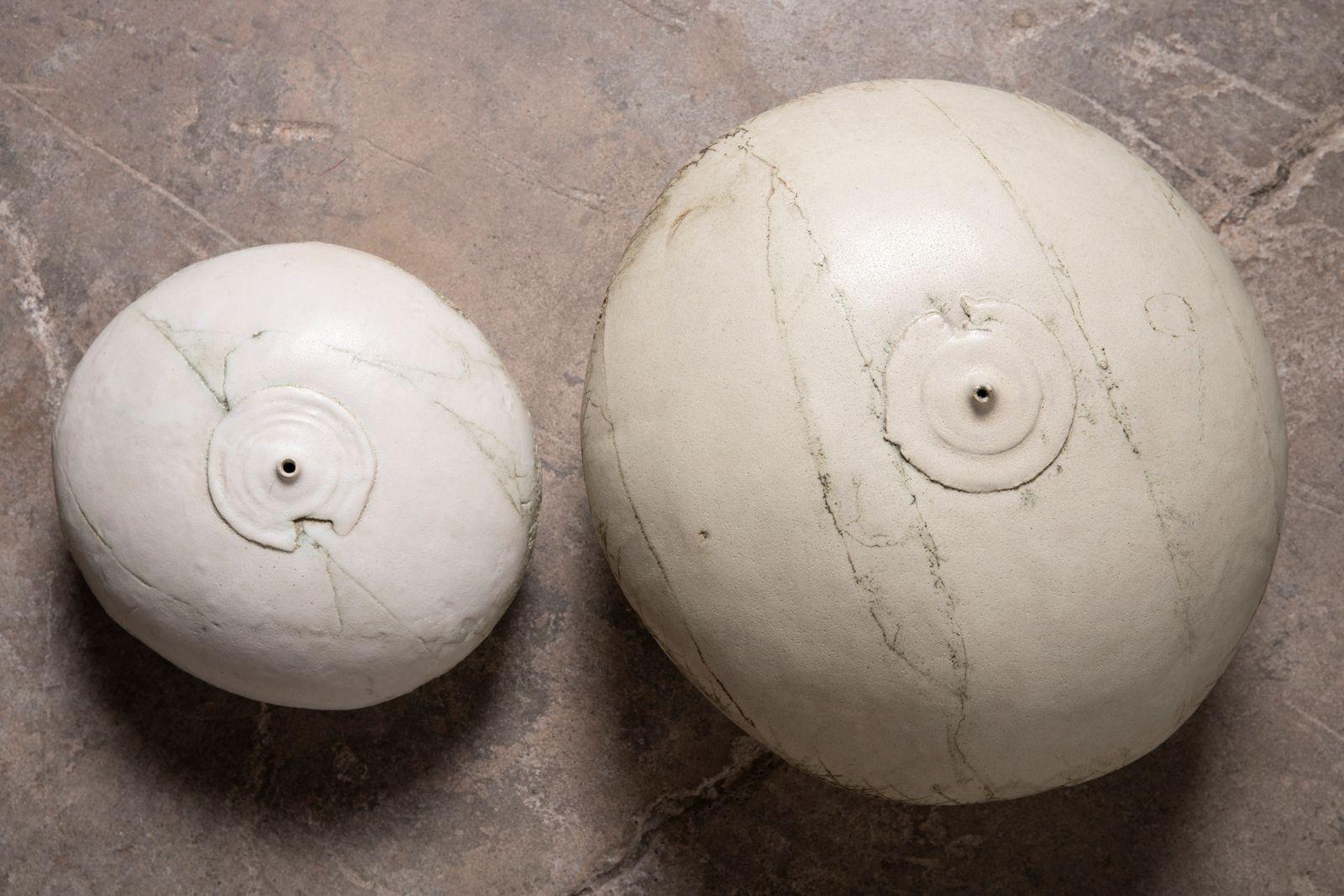 L'Elegance Brutaliste : 5 formes sculpturales en céramique du milieu du siècle par Evelyn E. Anderson en vente 11