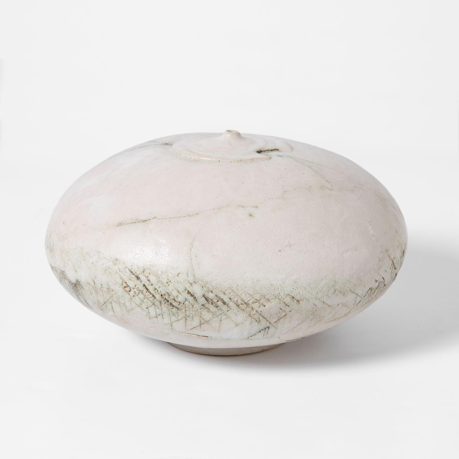 Poteries L'Elegance Brutaliste : 5 formes sculpturales en céramique du milieu du siècle par Evelyn E. Anderson en vente