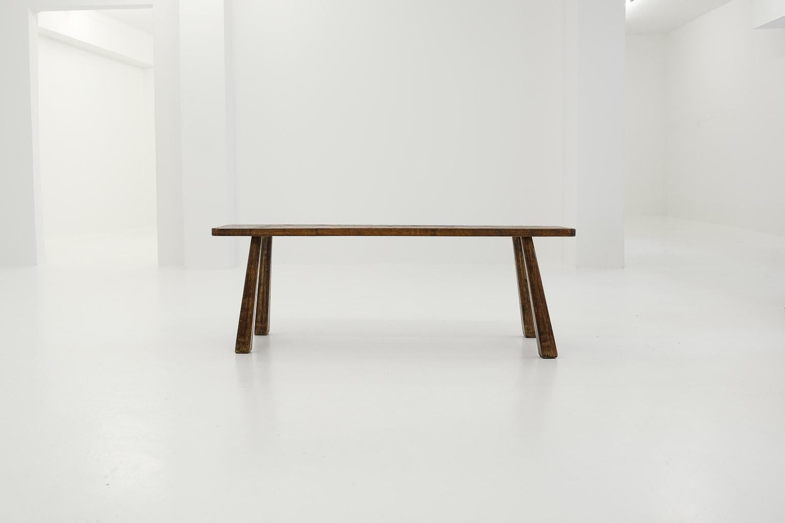 Francese Panca agricola brutalista ed elegante, Francia