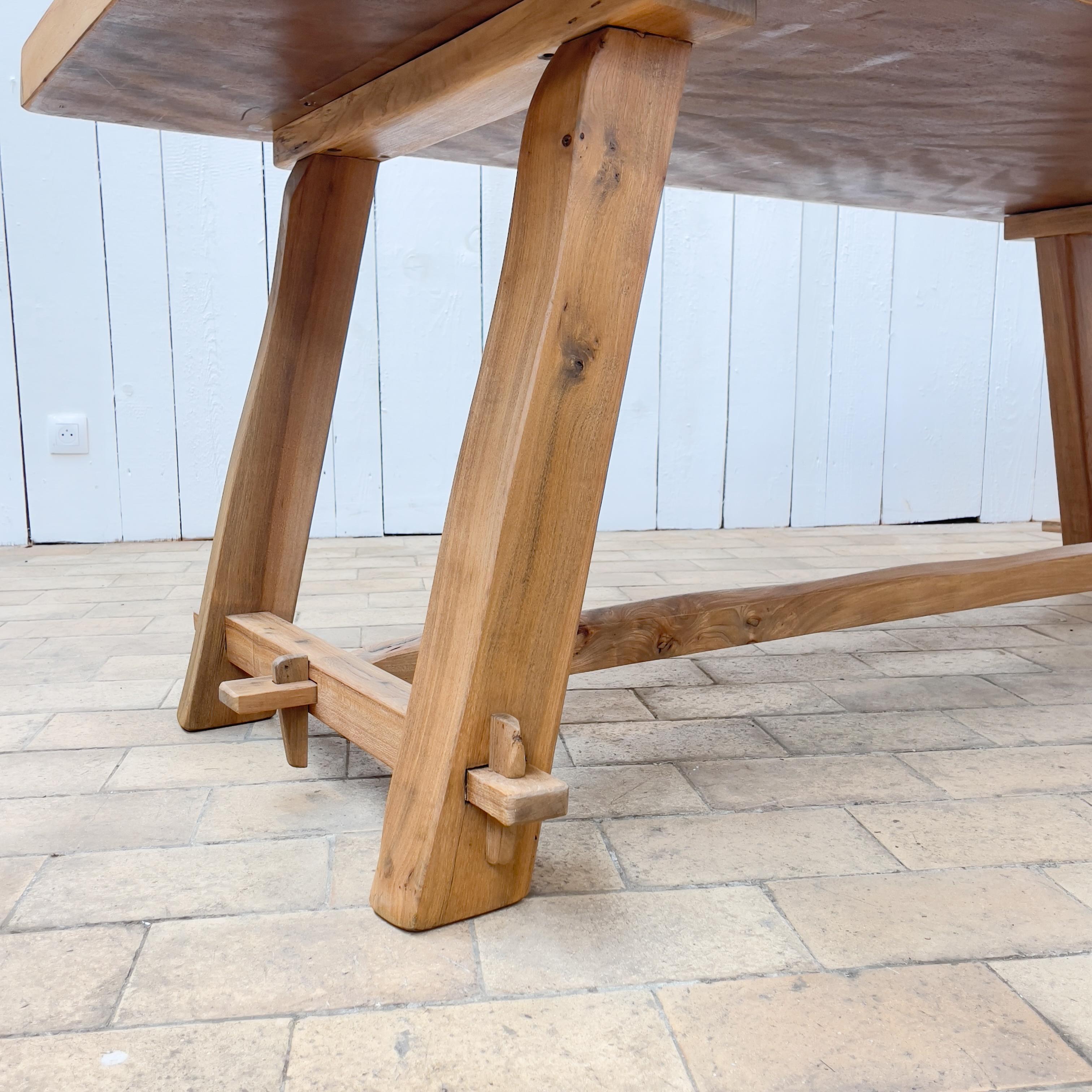 Brutalist Elm Dinning Table, 1960s In Excellent Condition For Sale In TOURCOING, FR