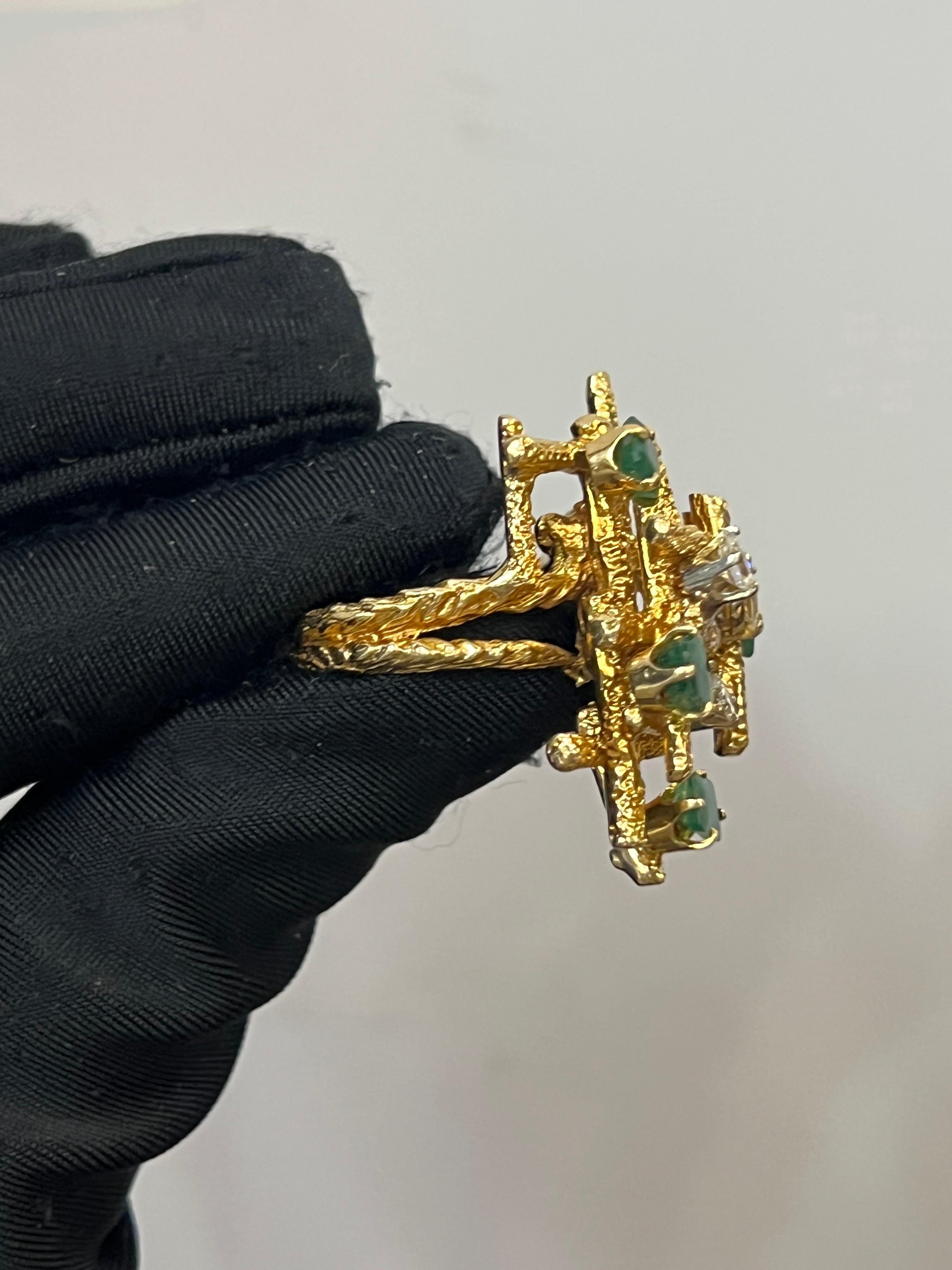 Brutalistischer Smaragd- und Diamantring (Gemischter Schliff) im Angebot