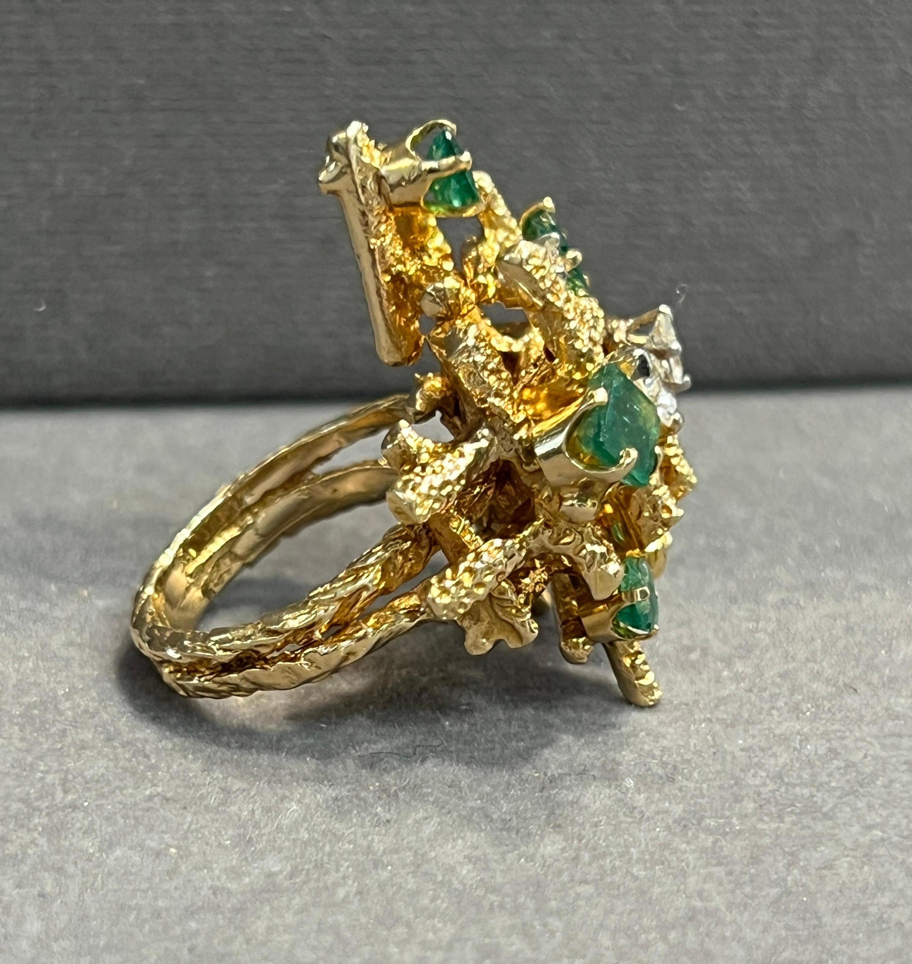 Brutalistischer Smaragd- und Diamantring im Angebot 2