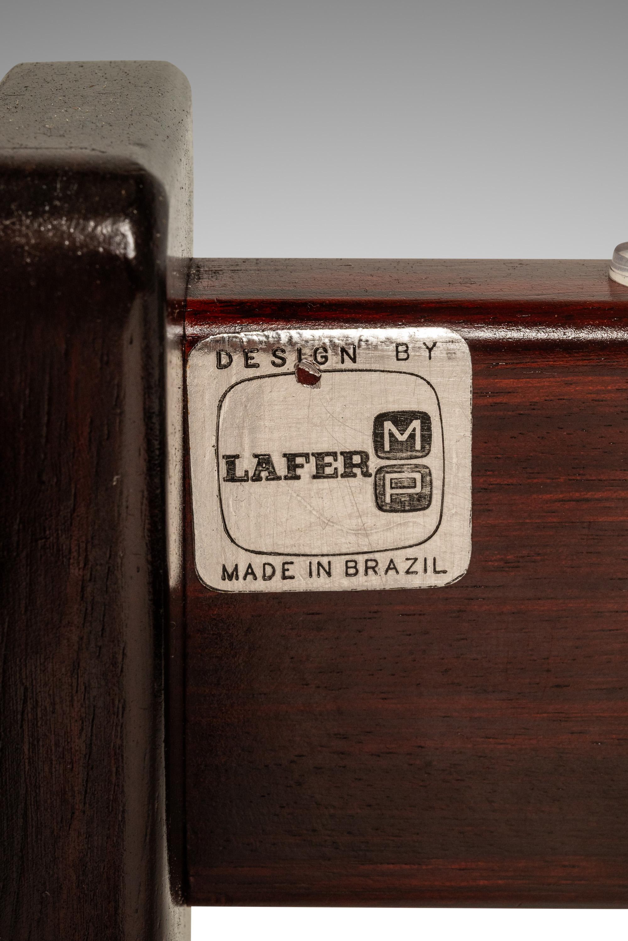 Brutalist End Table w/ Glass Top in Jacaranda, Percival Lafer, Brazil, c. 1970s en vente 6