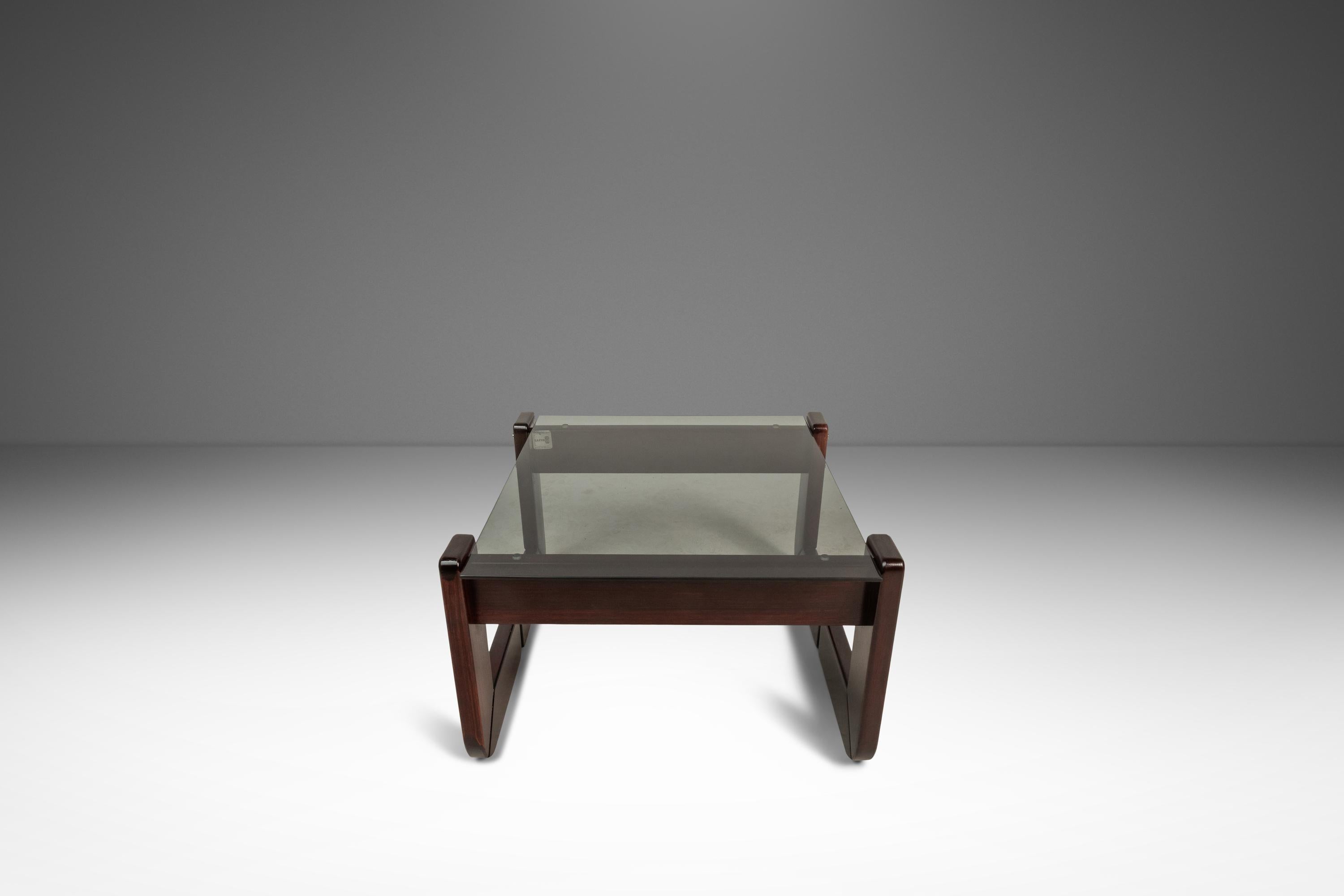 Mid-Century Modern Brutalist End Table w/ Glass Top in Jacaranda, Percival Lafer, Brazil, c. 1970s en vente