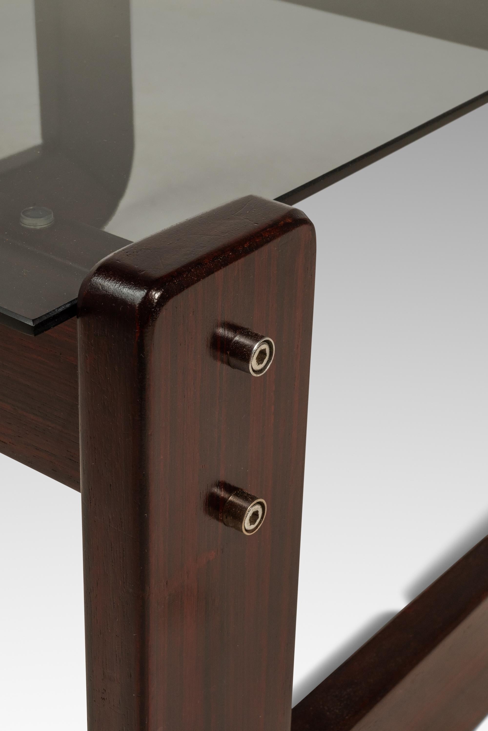 Brutalist End Table w/ Glass Top in Jacaranda, Percival Lafer, Brazil, c. 1970s en vente 2