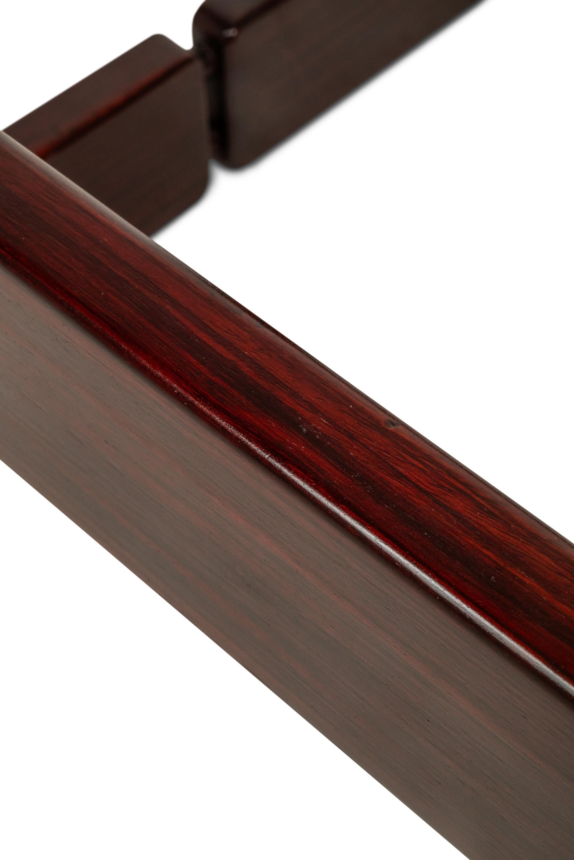 Brutalist End Table w/ Glass Top in Jacaranda, Percival Lafer, Brazil, c. 1970s en vente 3