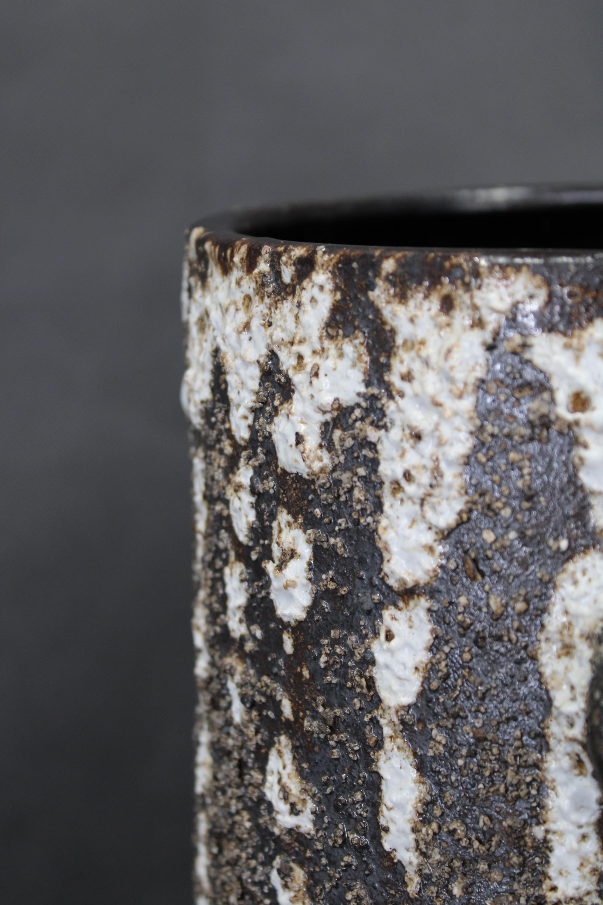 Ceramica Brutalist European Ceramic Vase with Textured Lava Surface, 1970s in vendita